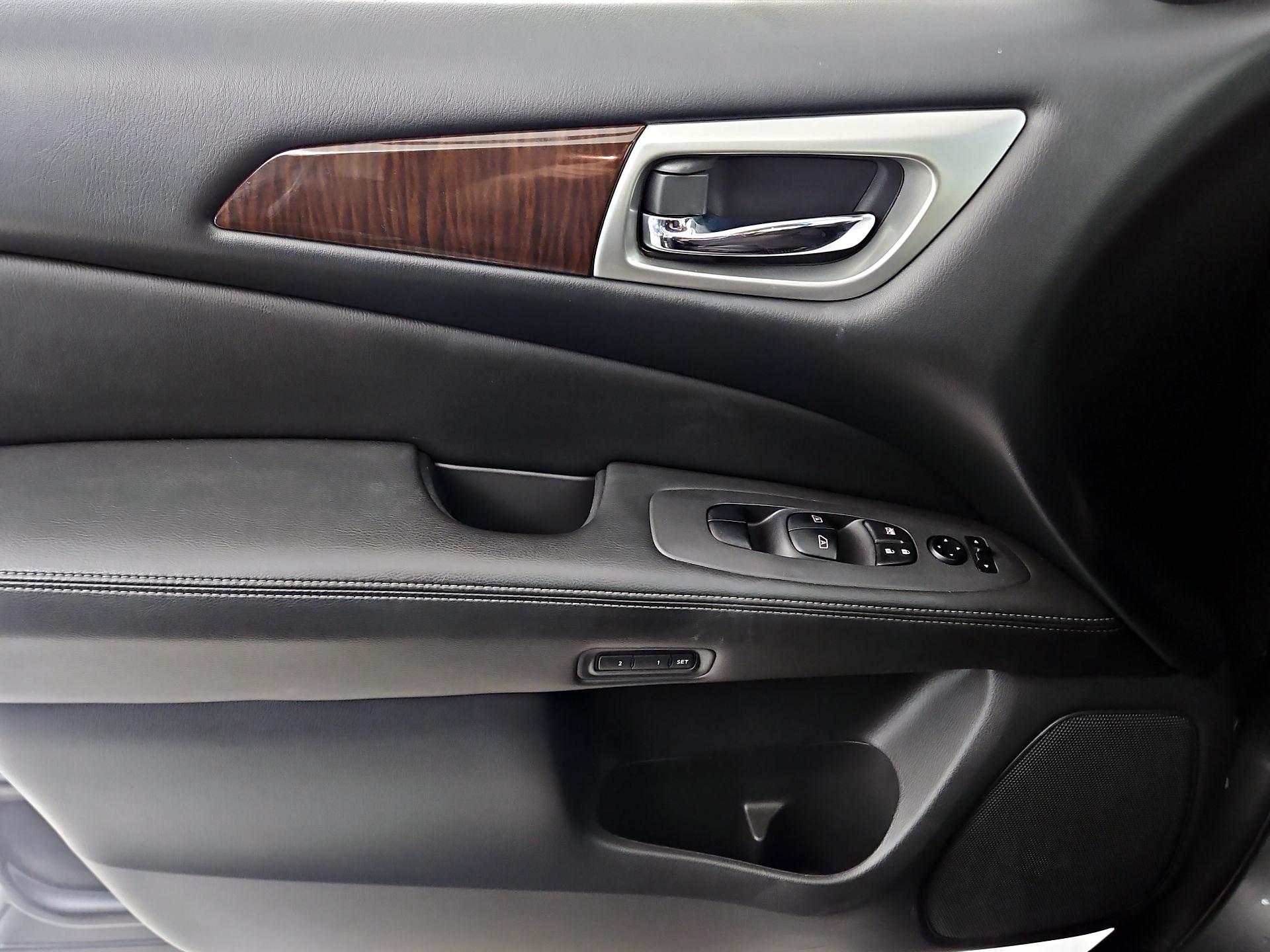 Thumbnail: 2015 Nissan Pathfinder - 10