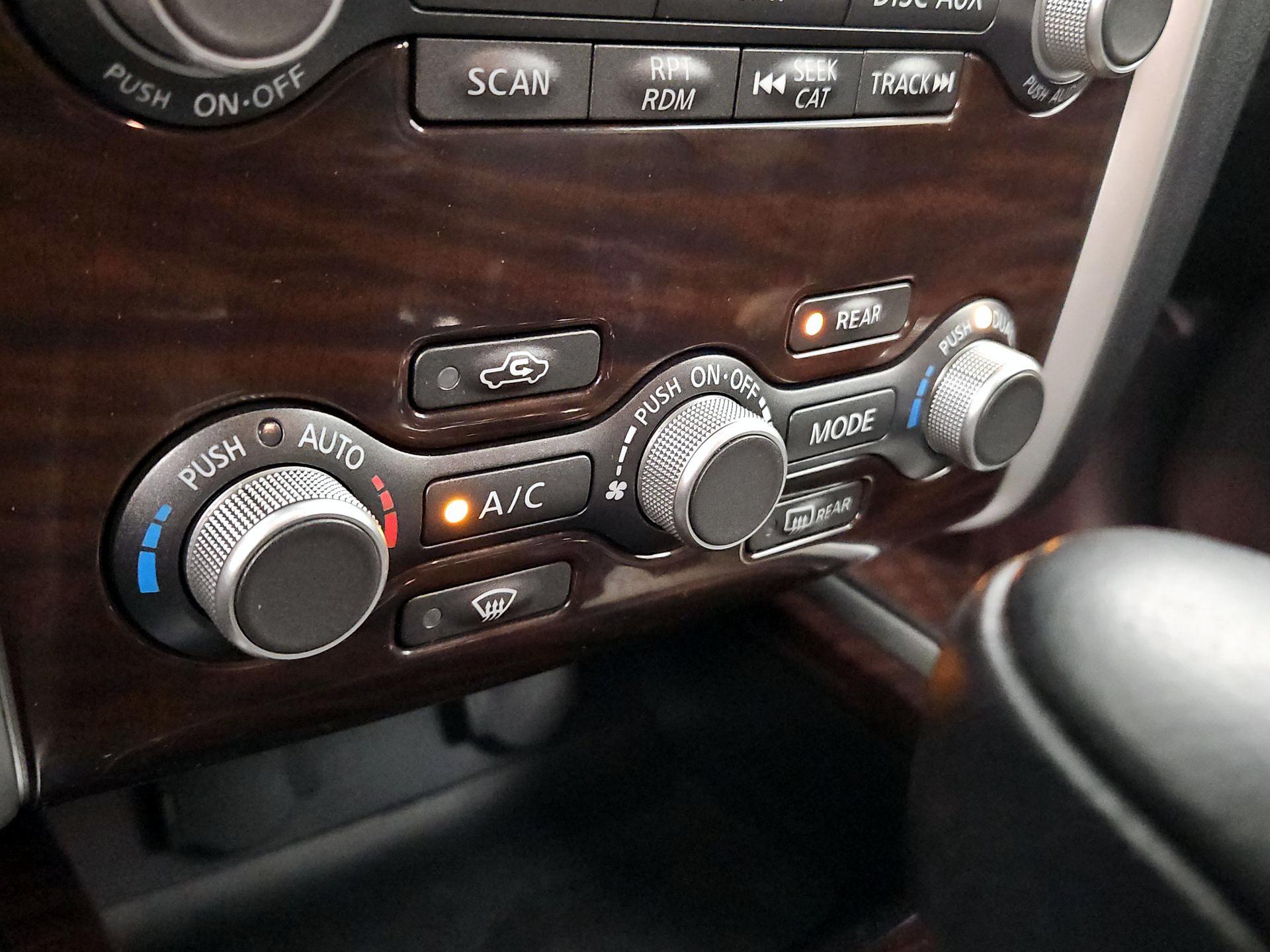 Thumbnail: 2015 Nissan Pathfinder - 15