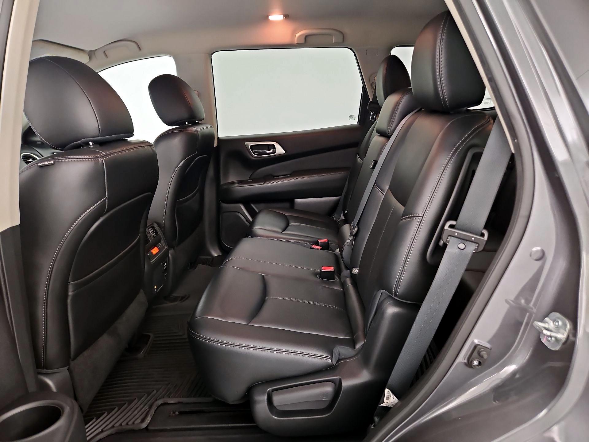 Thumbnail: 2015 Nissan Pathfinder - 18