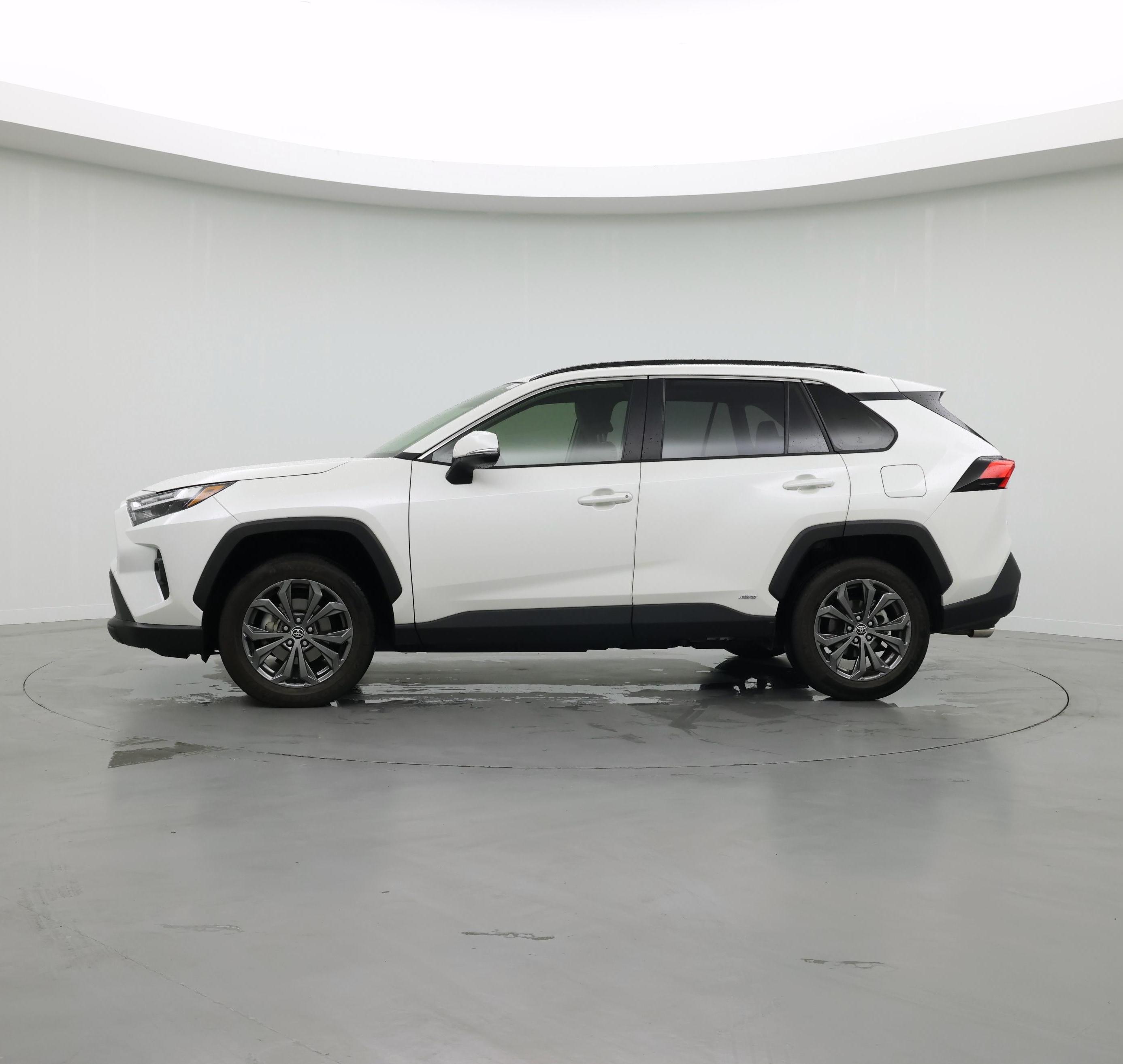 Thumbnail: 2022 Toyota RAV4 - 3