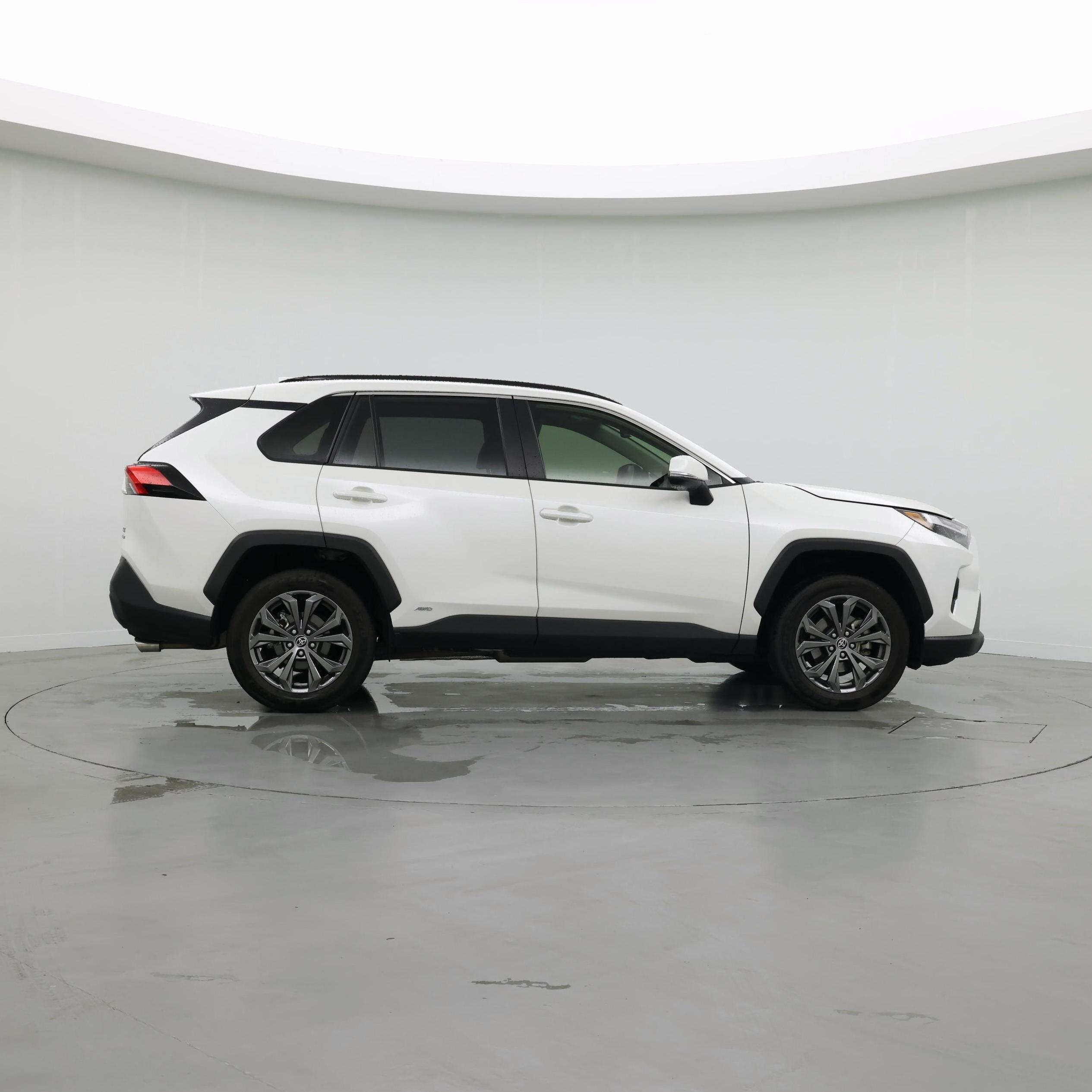 Thumbnail: 2022 Toyota RAV4 - 7