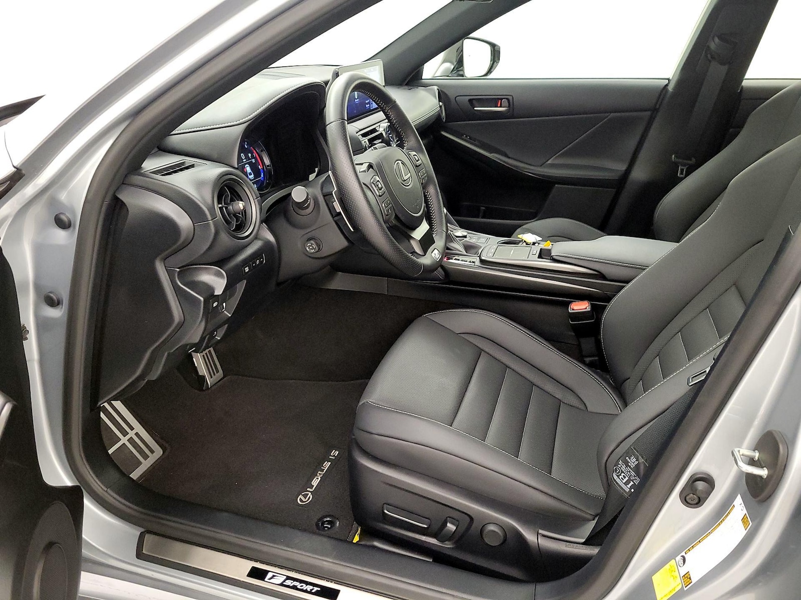 2024 Lexus IS 350 F SPORT - Photo 12