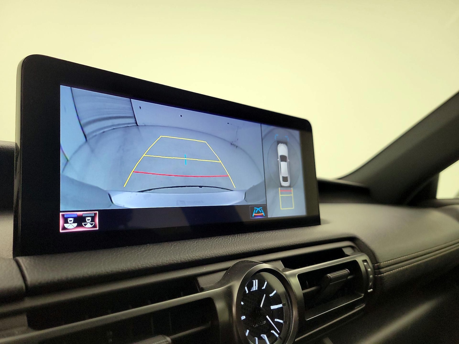 2024 Lexus IS 350 F SPORT - Photo 16