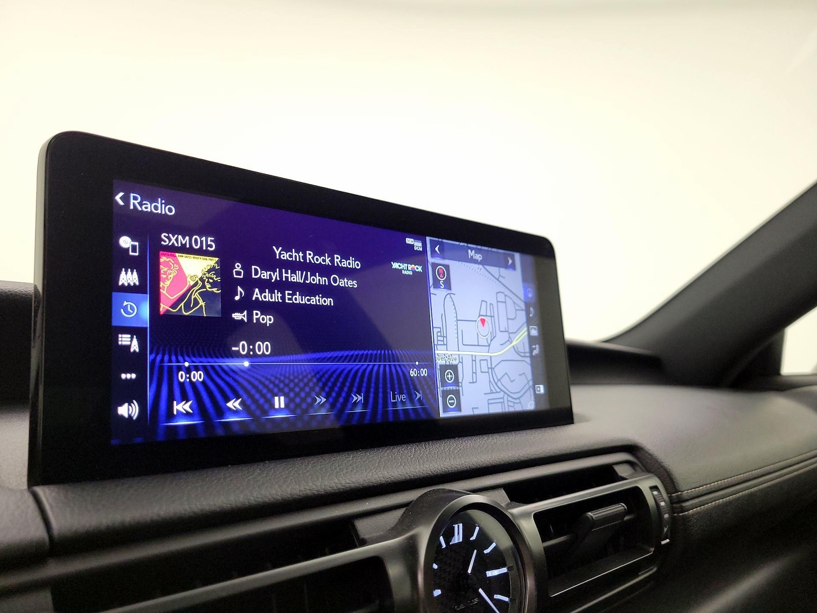 2024 Lexus IS 350 F SPORT - Photo 17