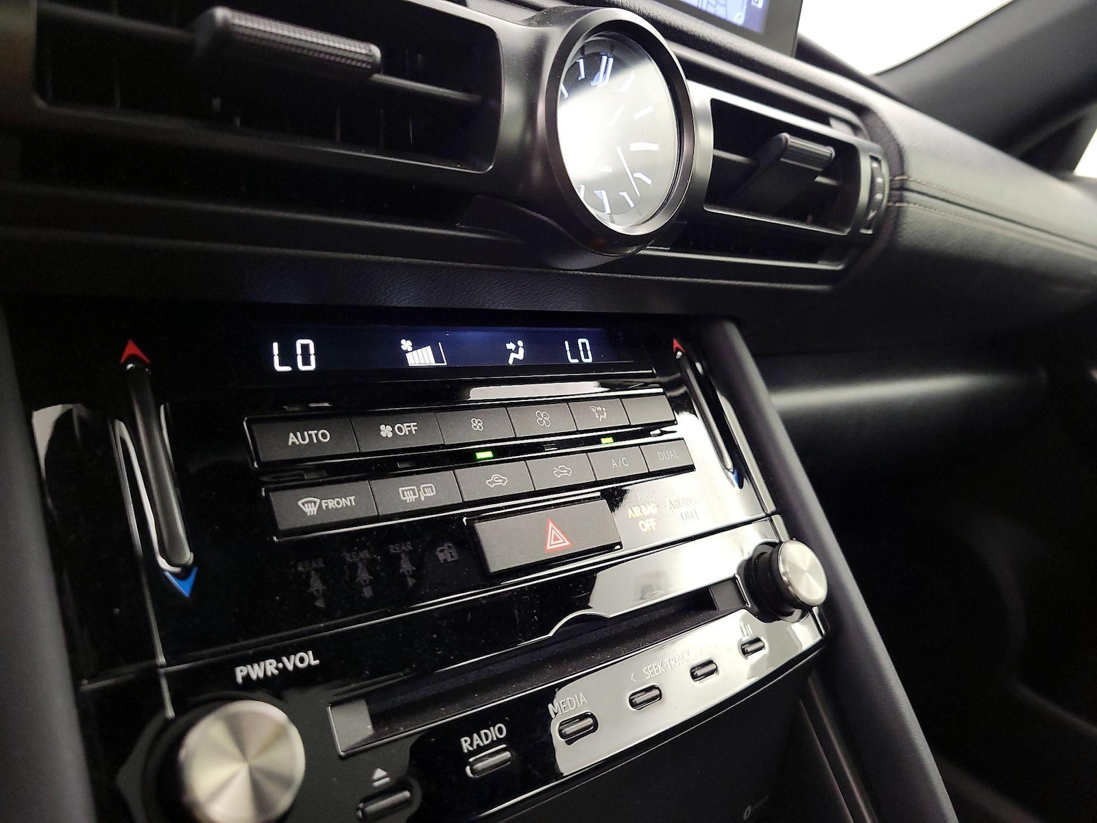 2024 Lexus IS 350 F SPORT - Photo 18