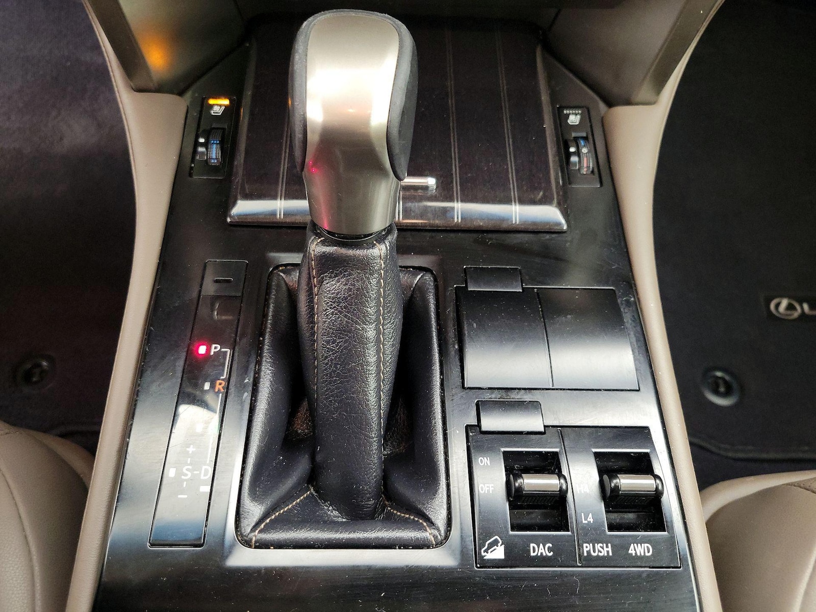 2020 Lexus GX PREMIUM - Photo 19