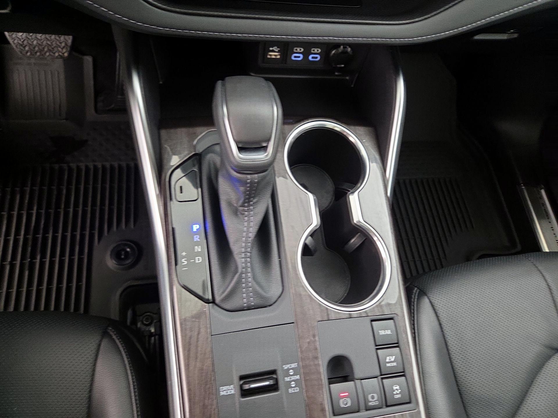 Thumbnail: 2025 Toyota Highlander - 18