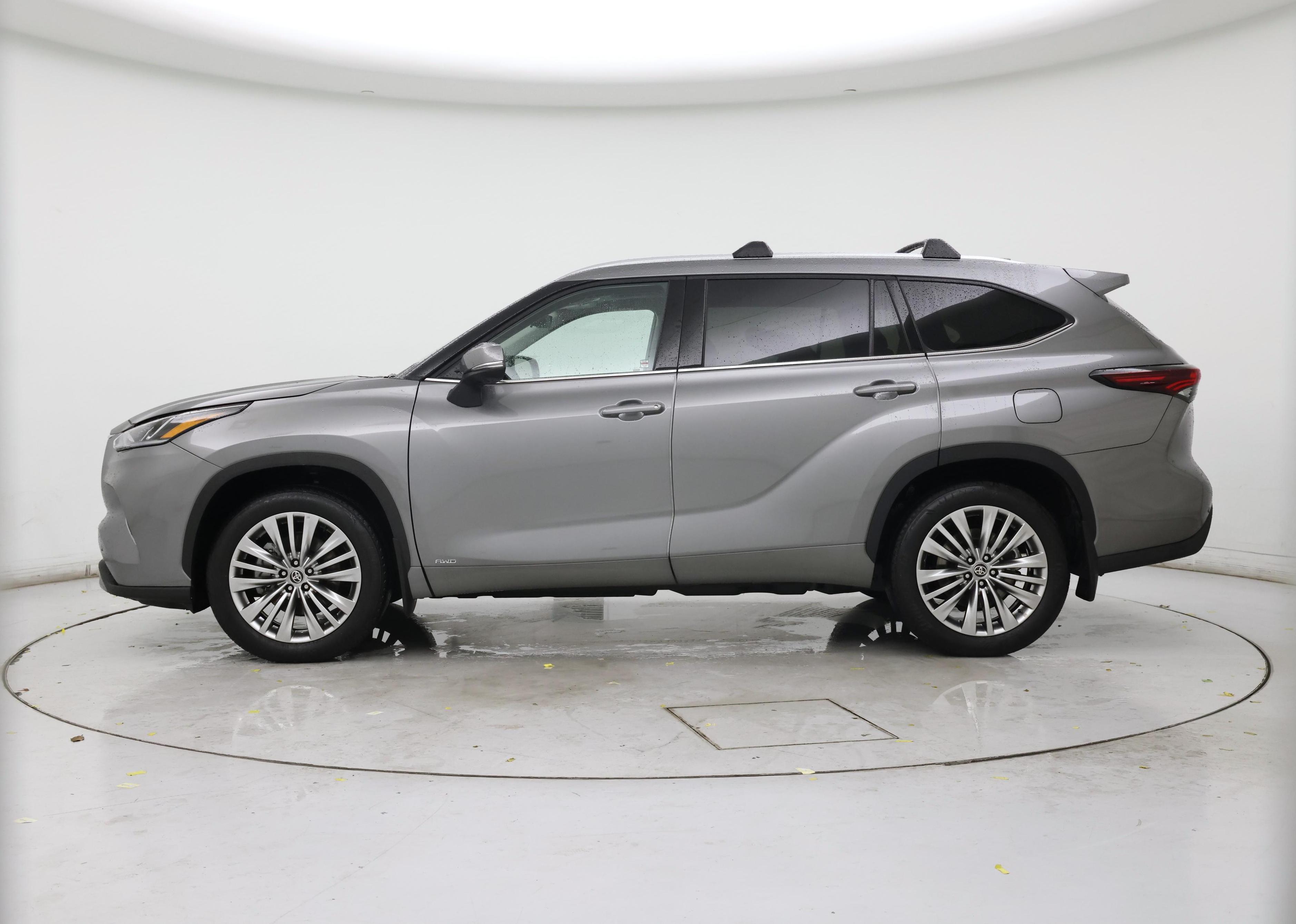Thumbnail: 2025 Toyota Highlander - 3