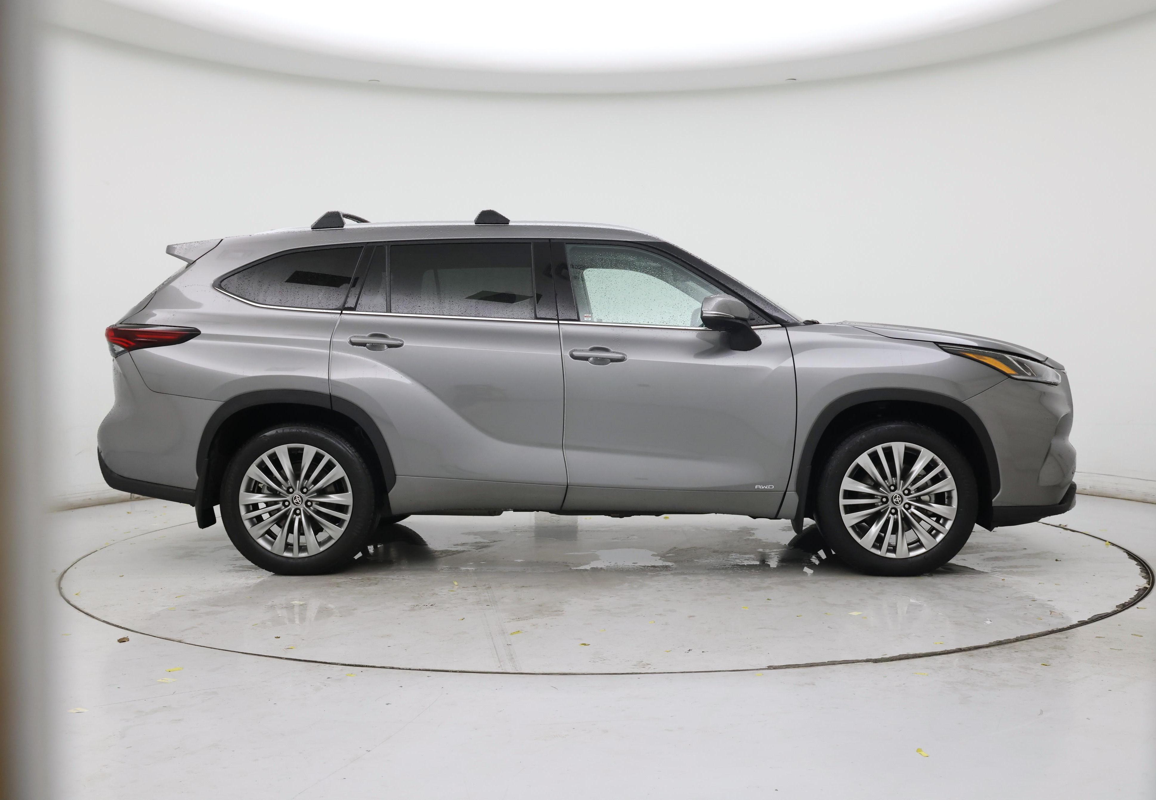 Thumbnail: 2025 Toyota Highlander - 7