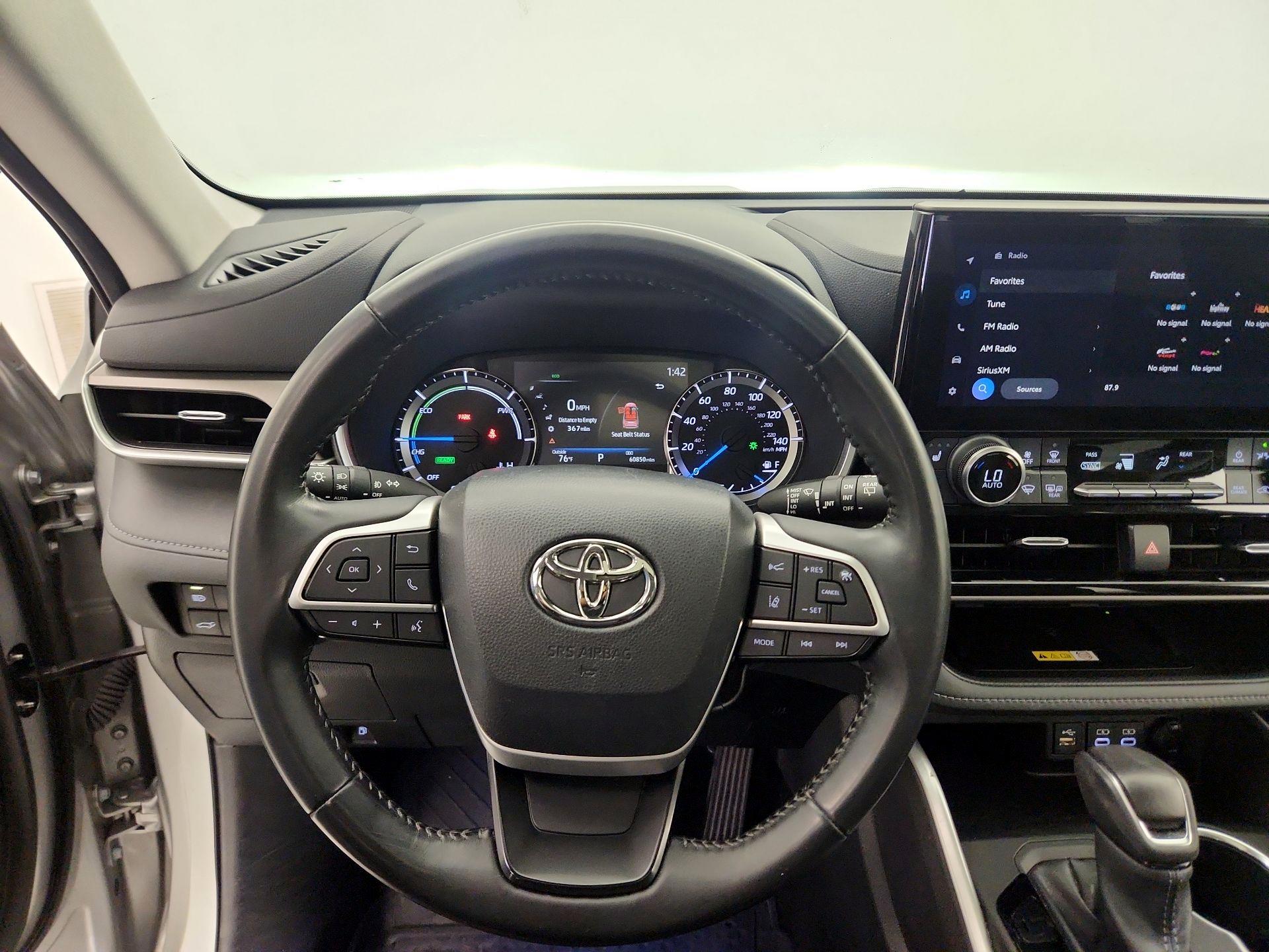 Thumbnail: 2023 Toyota Highlander - 10