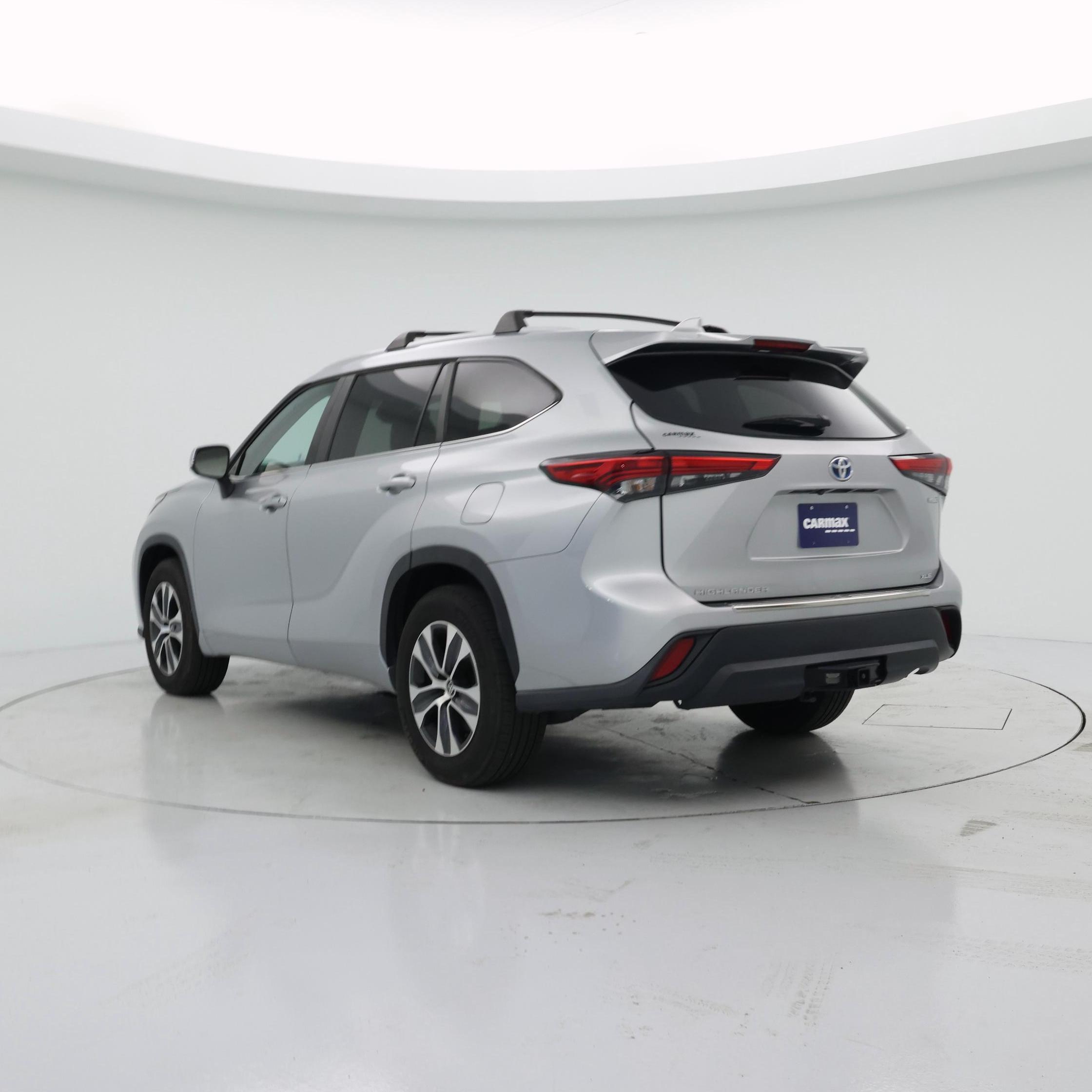 Thumbnail: 2023 Toyota Highlander - 2