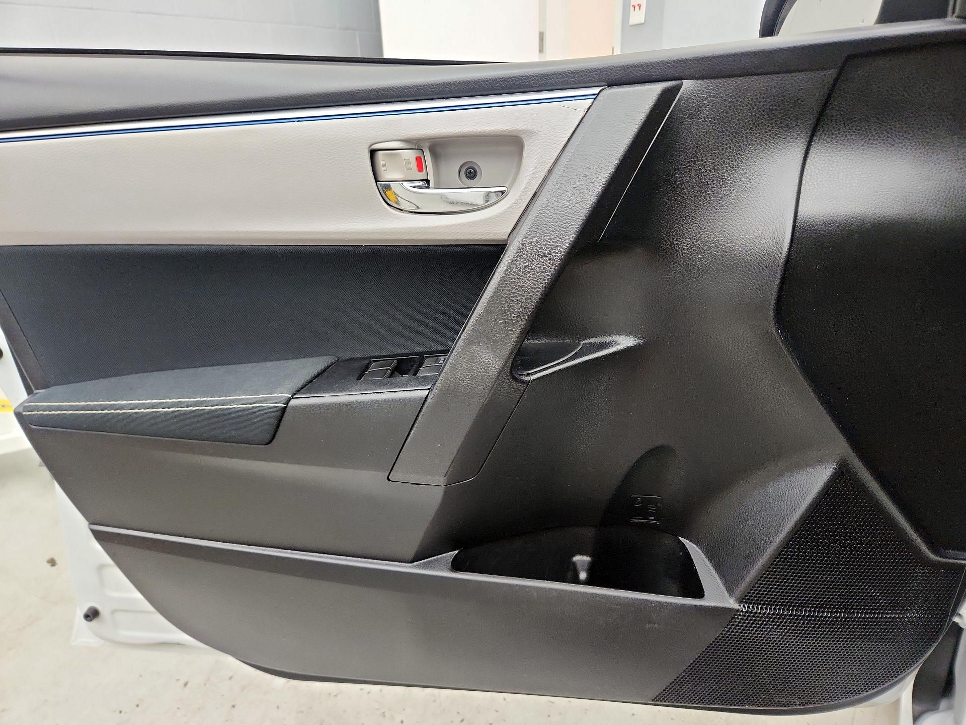 Thumbnail: 2015 Toyota Corolla - 12