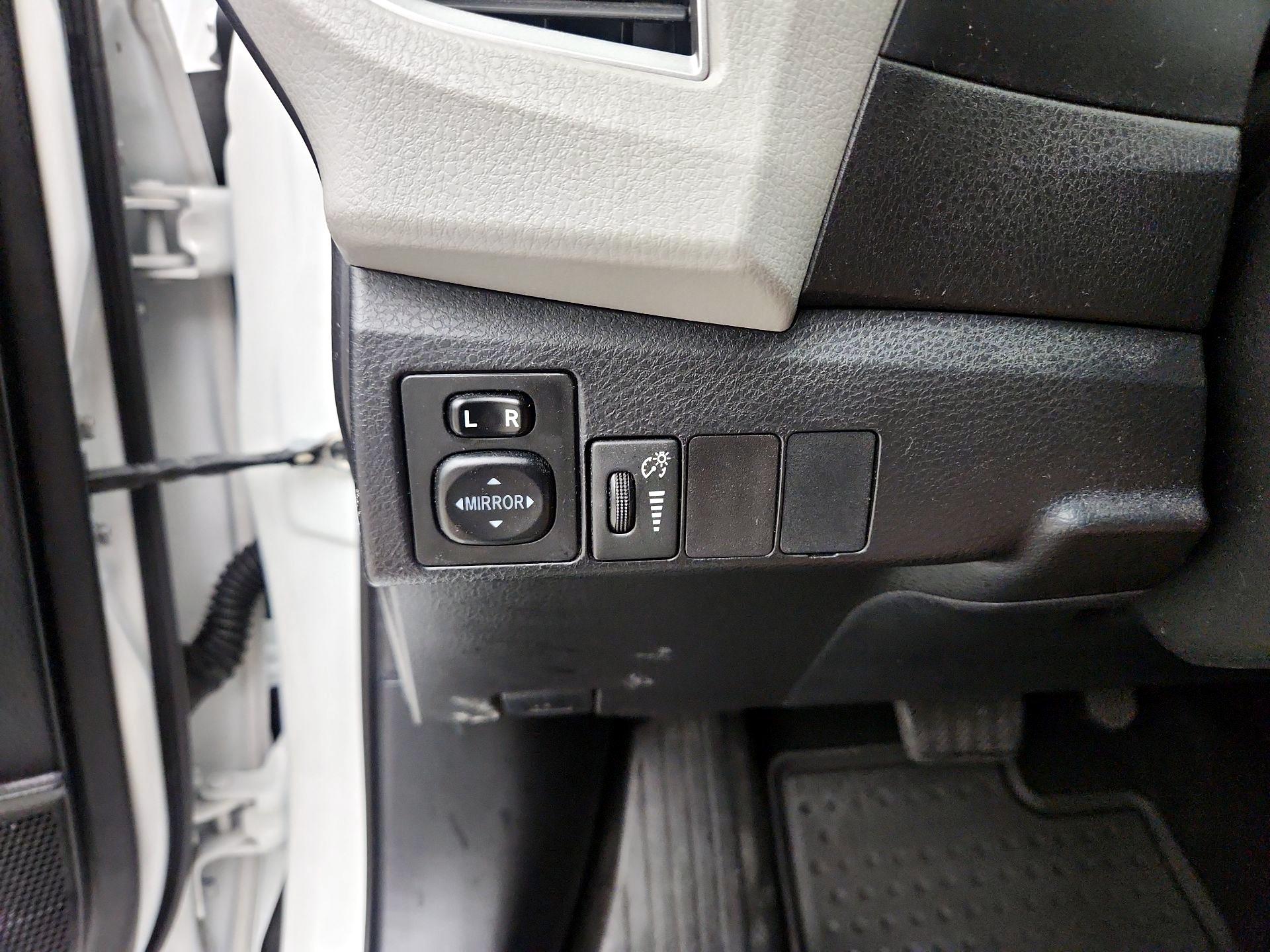 Thumbnail: 2015 Toyota Corolla - 13