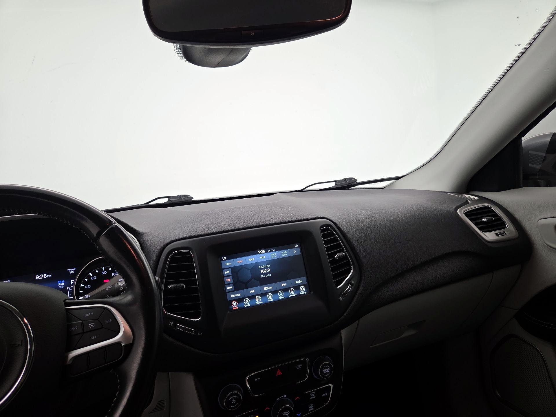 Thumbnail: 2020 Jeep Compass - 9