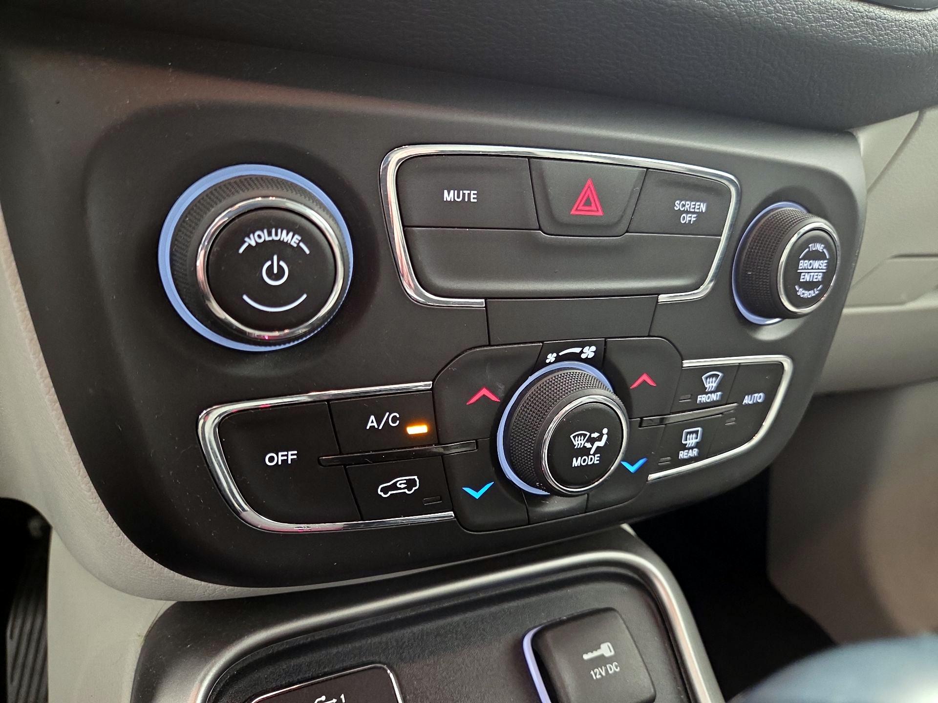 Thumbnail: 2020 Jeep Compass - 16