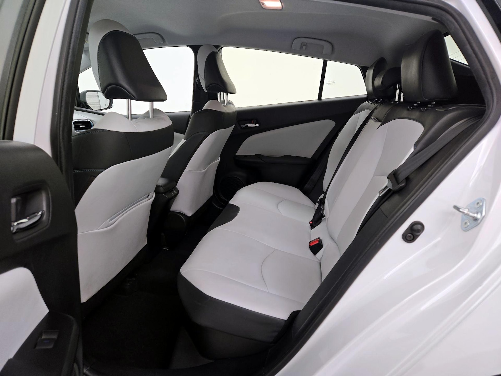 2021 Toyota Prius XLE - Photo 20