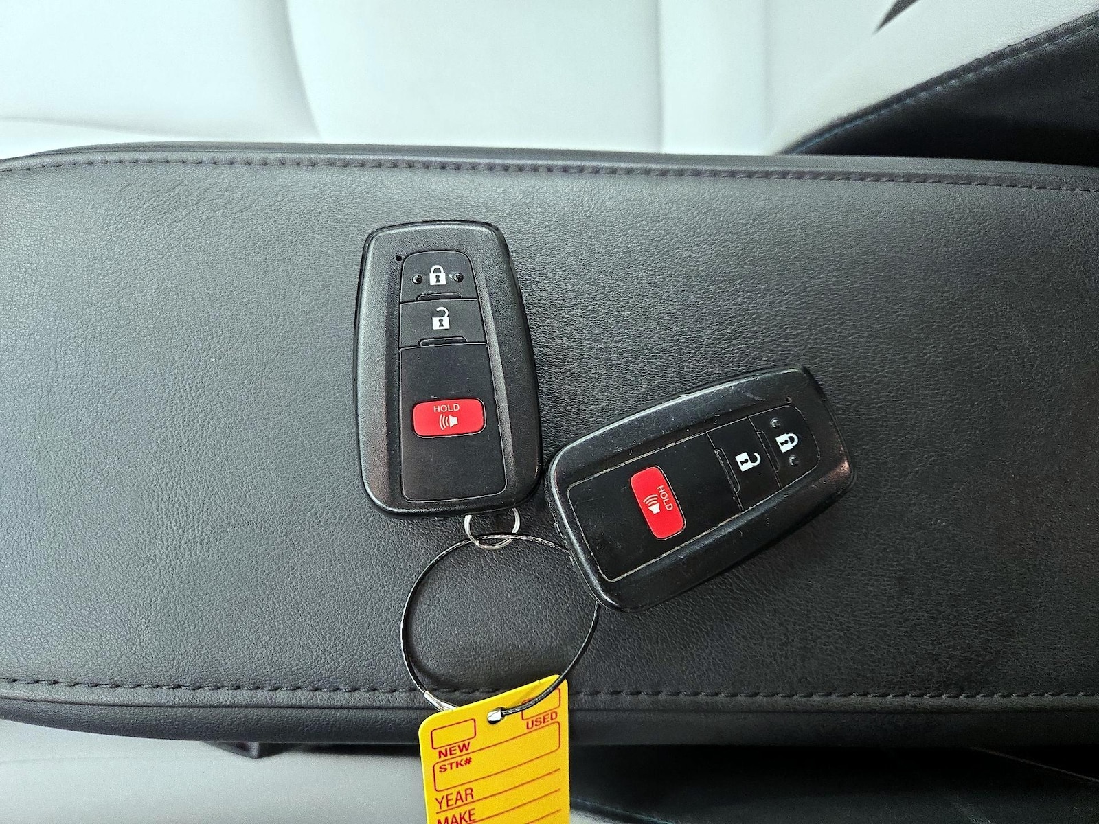 2021 Toyota Prius XLE - Photo 24