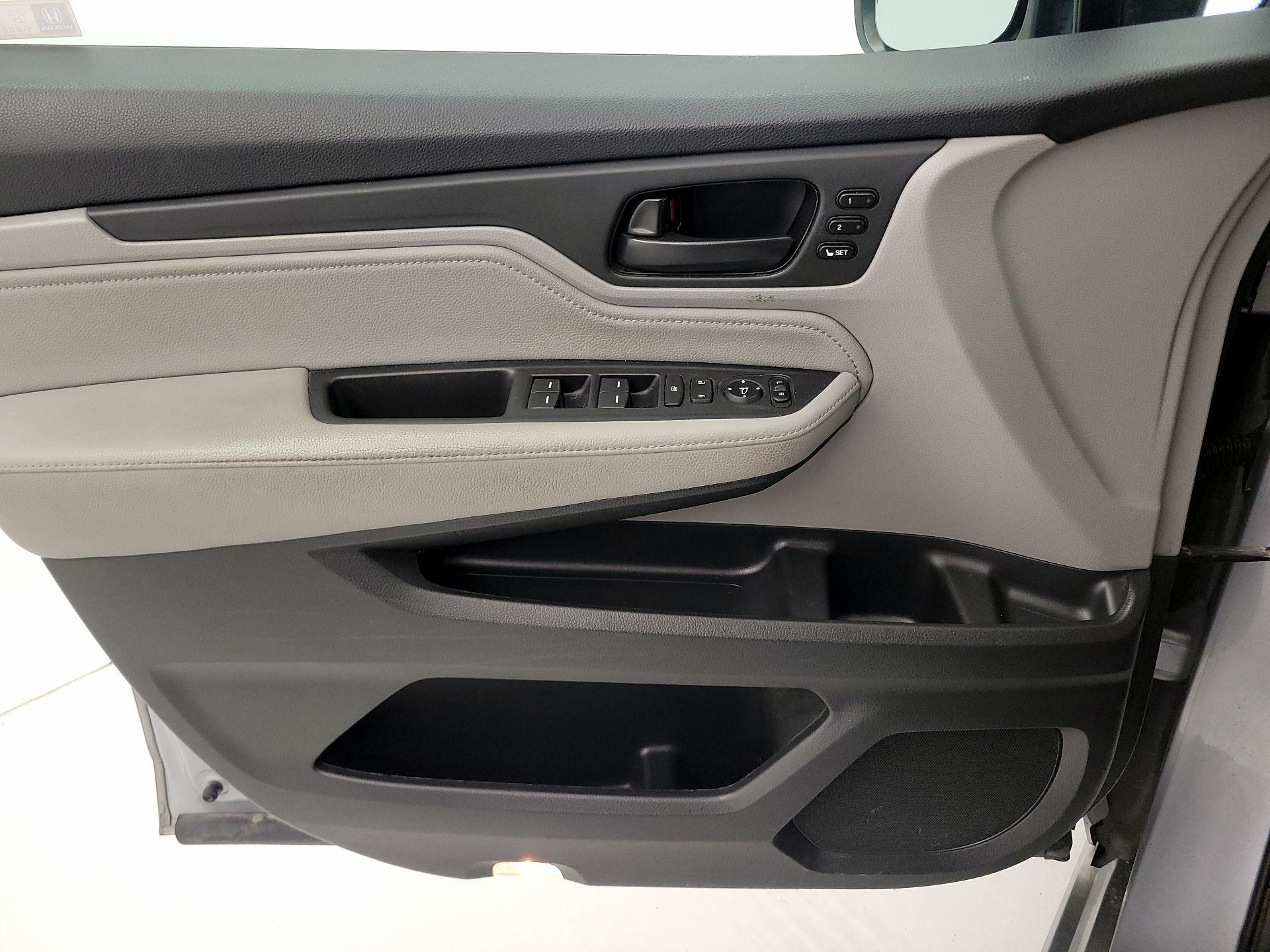 Thumbnail: 2019 Honda Odyssey - 12