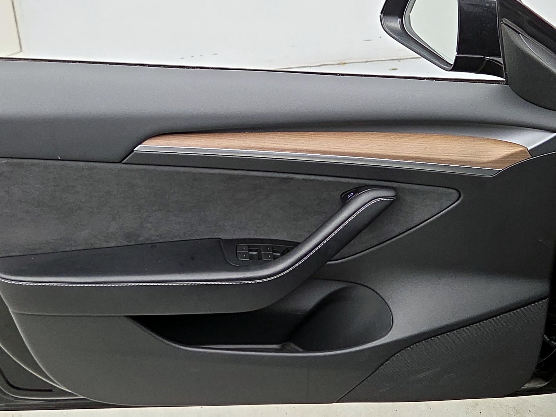 Thumbnail: 2023 Tesla Model 3 - 12