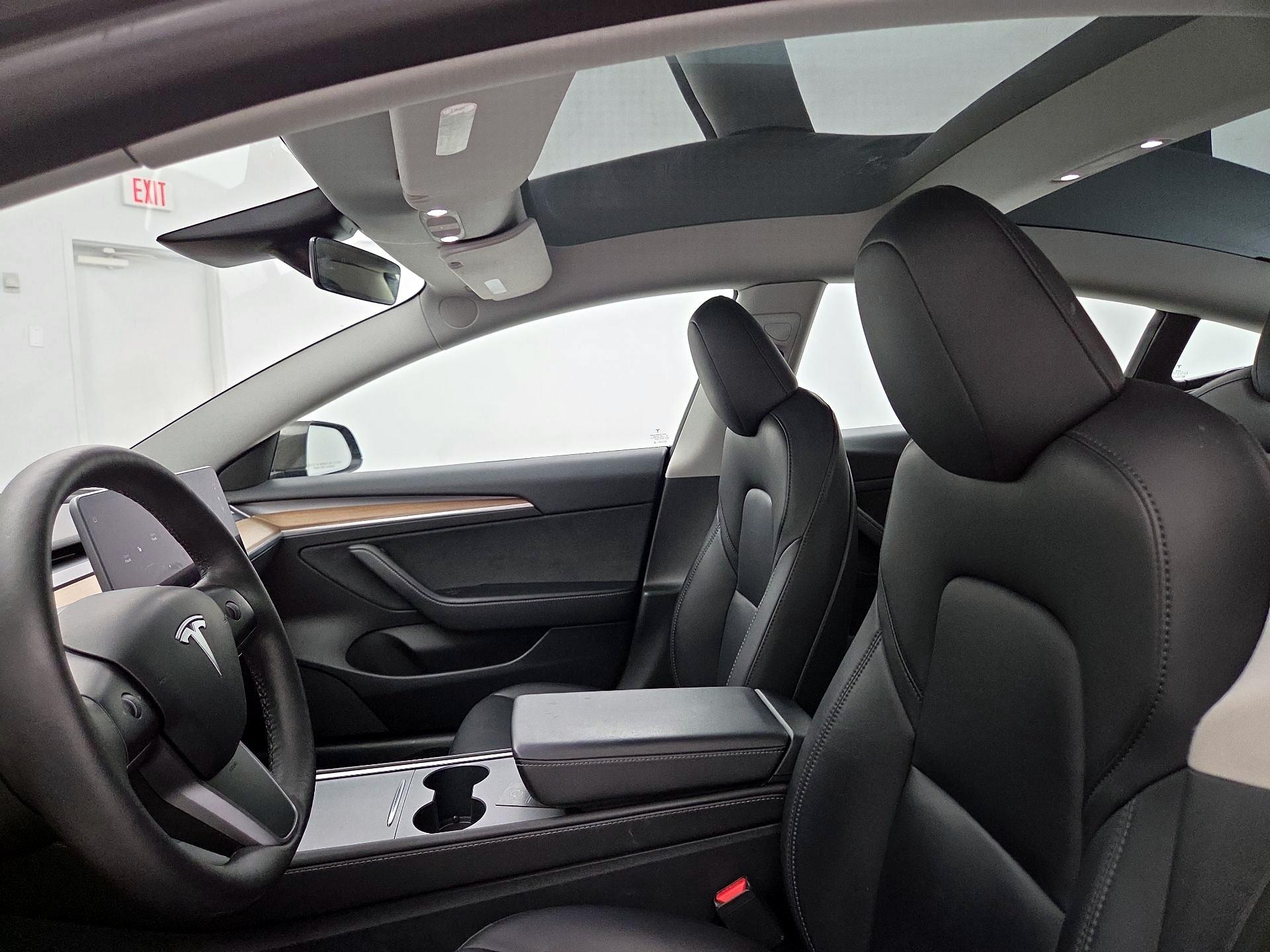 Thumbnail: 2023 Tesla Model 3 - 18