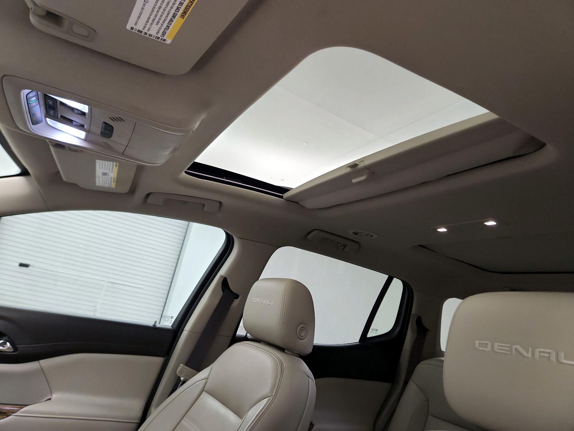 Thumbnail: 2019 GMC Acadia - 19