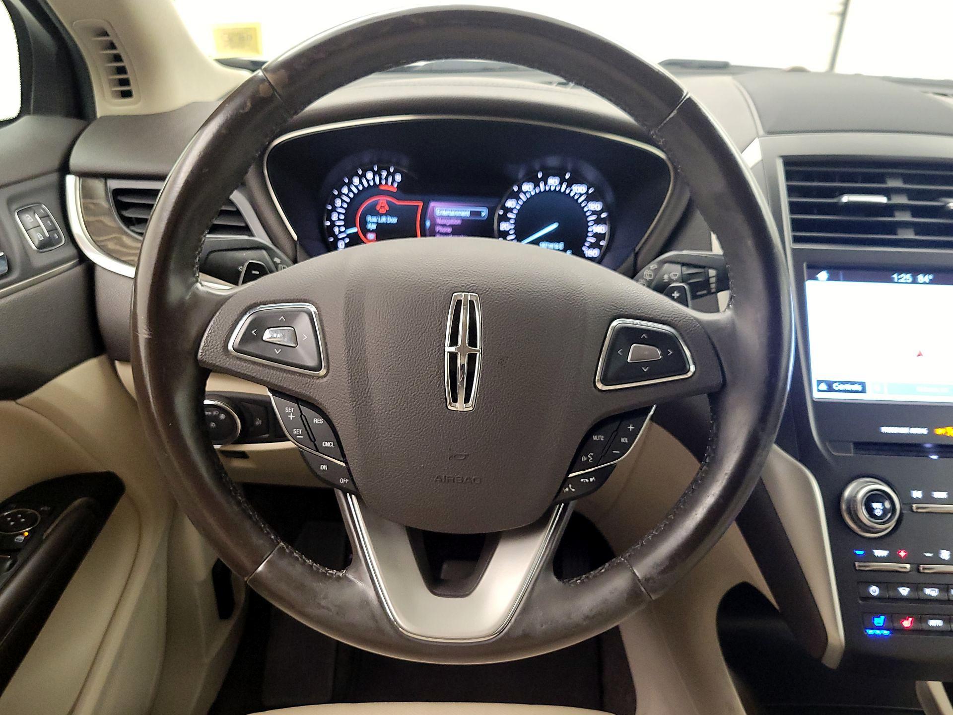 Thumbnail: 2017 Lincoln MKC - 10