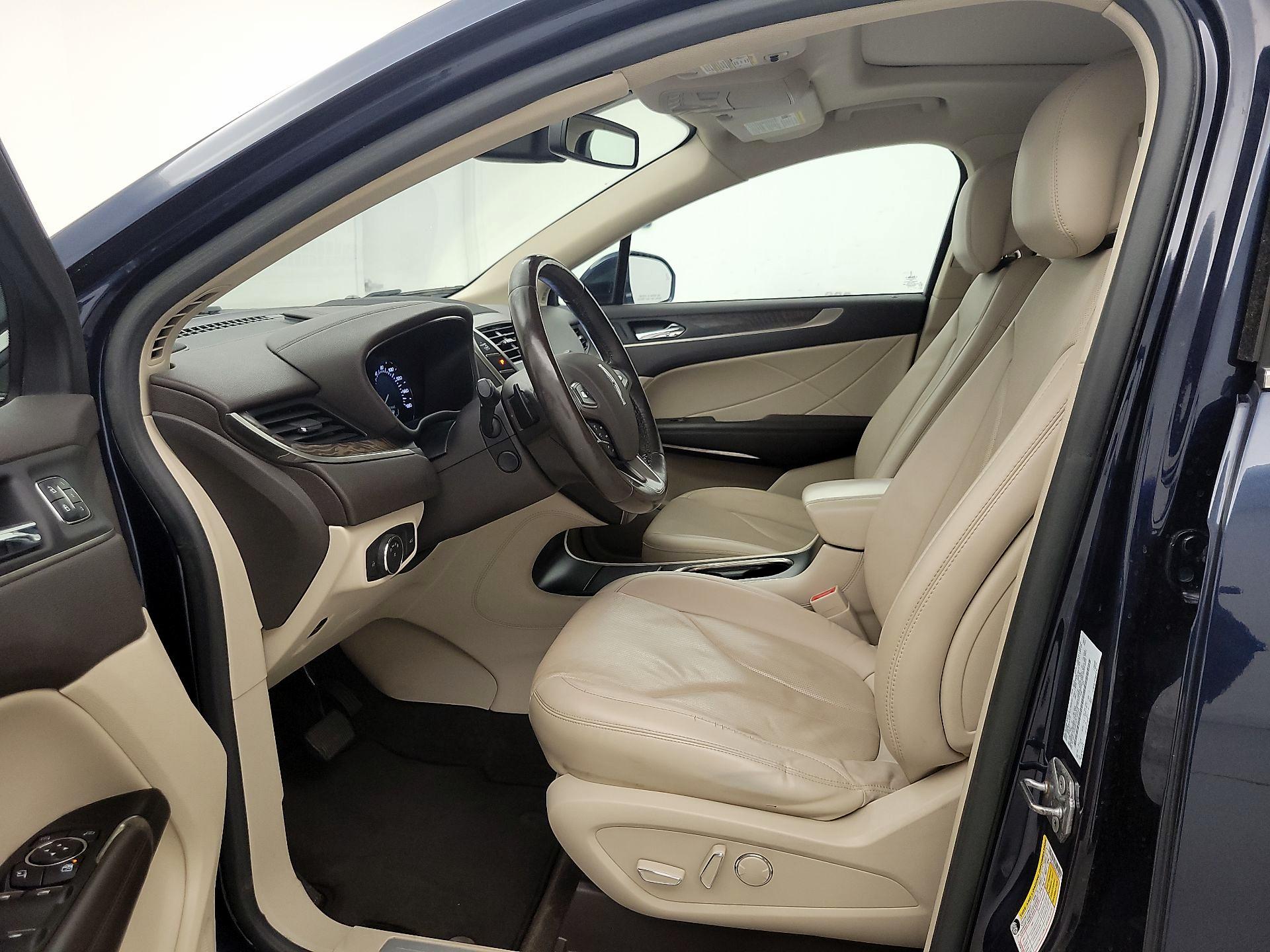 Thumbnail: 2017 Lincoln MKC - 11