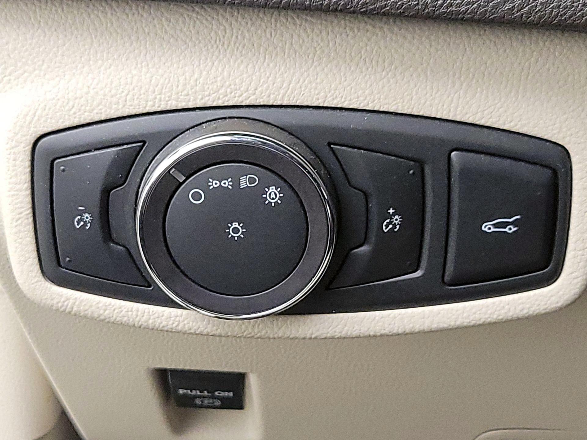 Thumbnail: 2017 Lincoln MKC - 13