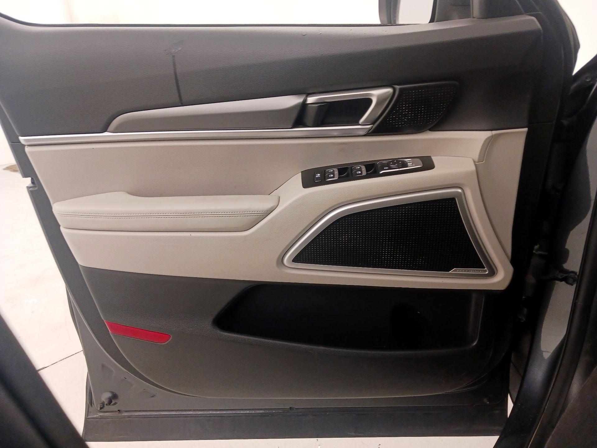Thumbnail: 2021 Kia Telluride - 12