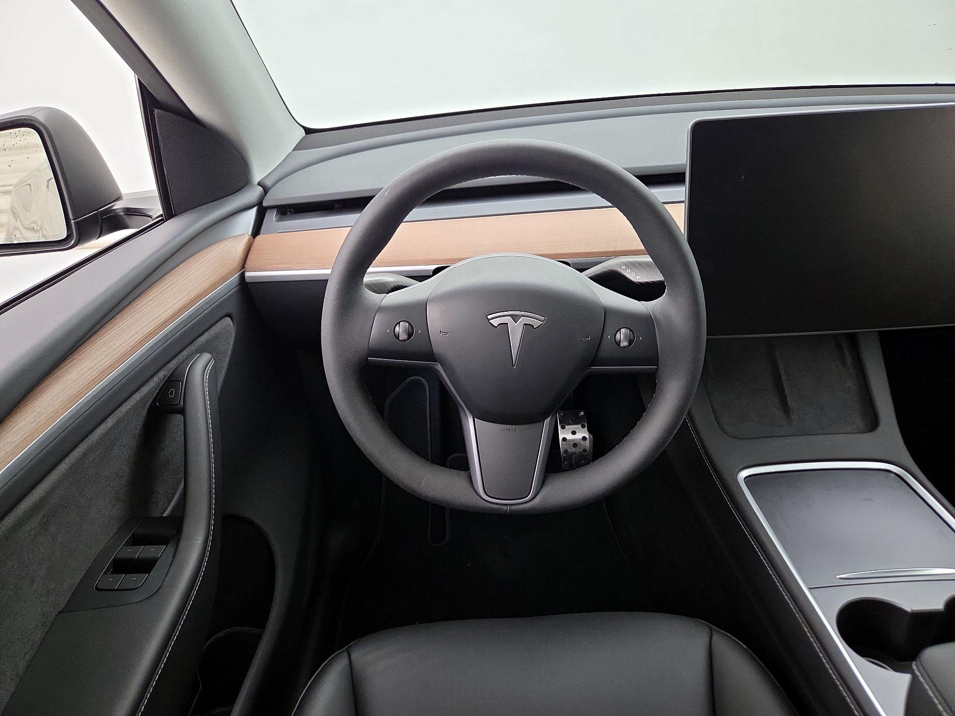 Thumbnail: 2023 Tesla Model Y - 10