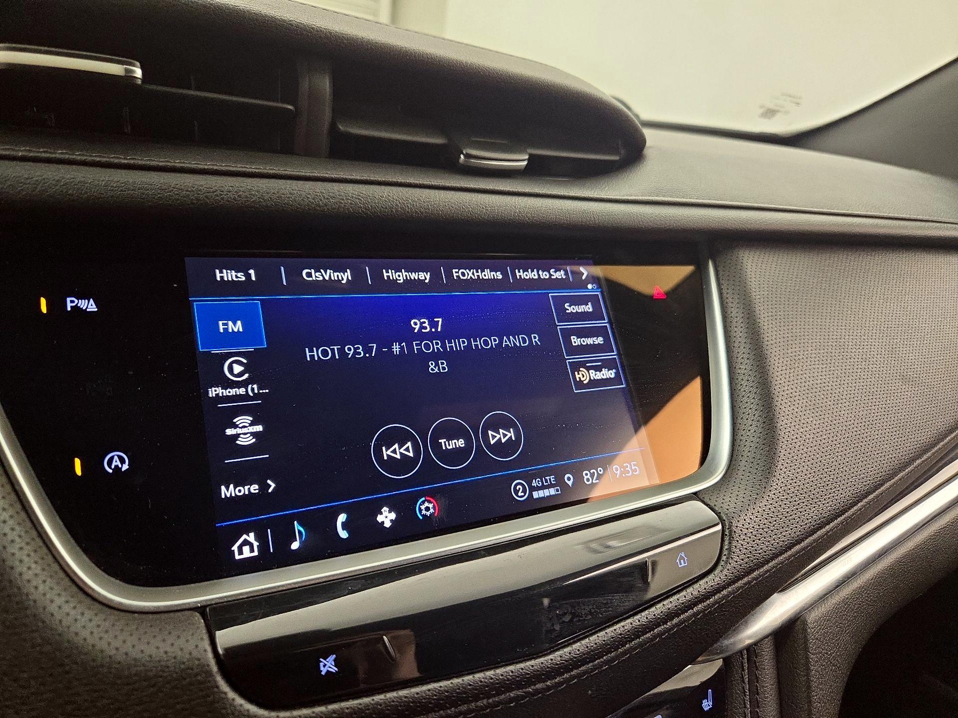 Thumbnail: 2022 Cadillac XT5 - 14