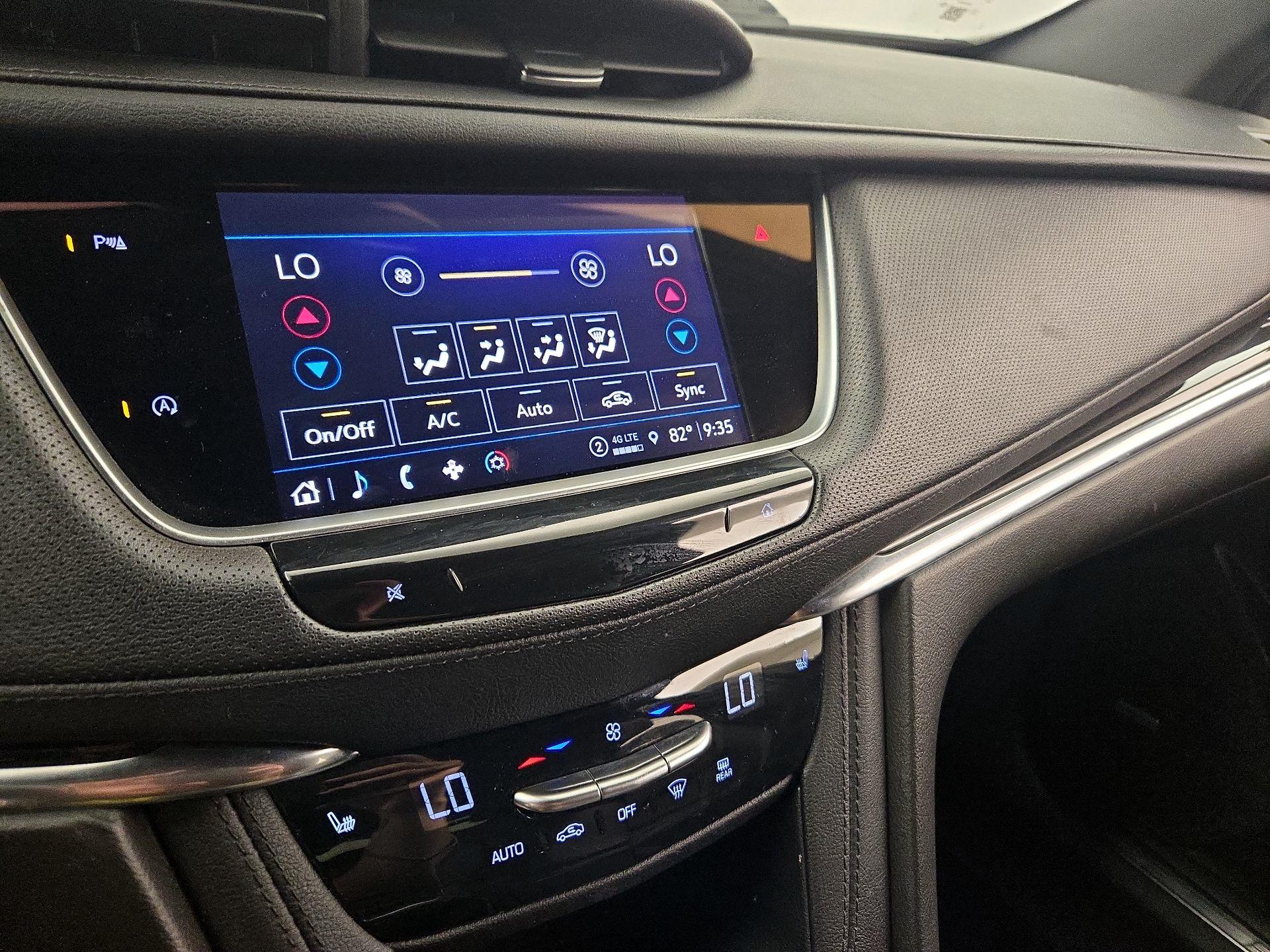 Thumbnail: 2022 Cadillac XT5 - 15