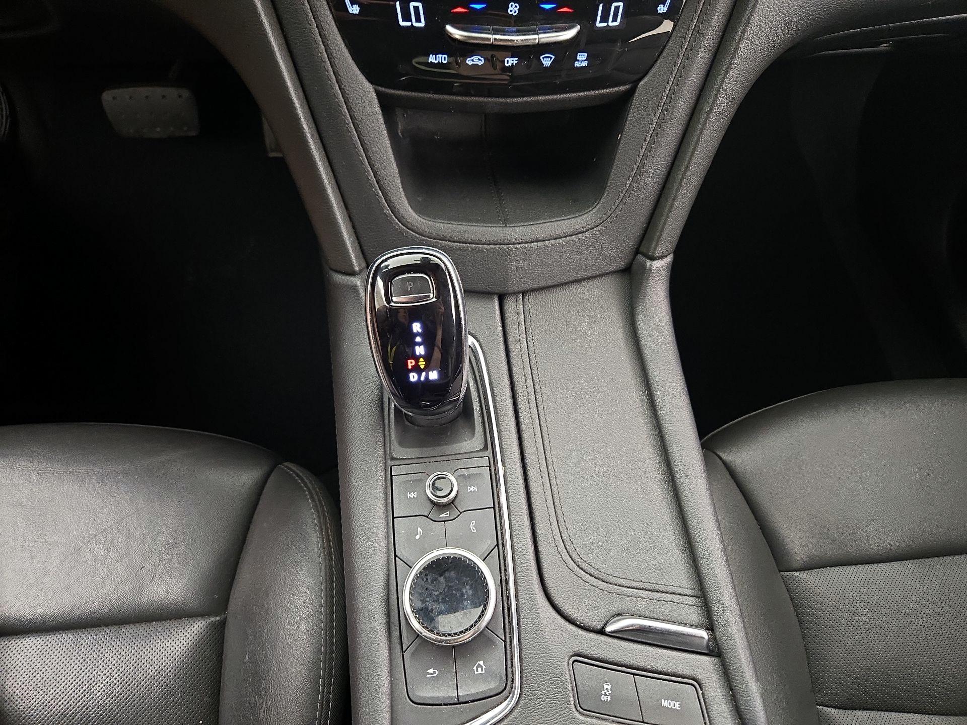 Thumbnail: 2022 Cadillac XT5 - 16