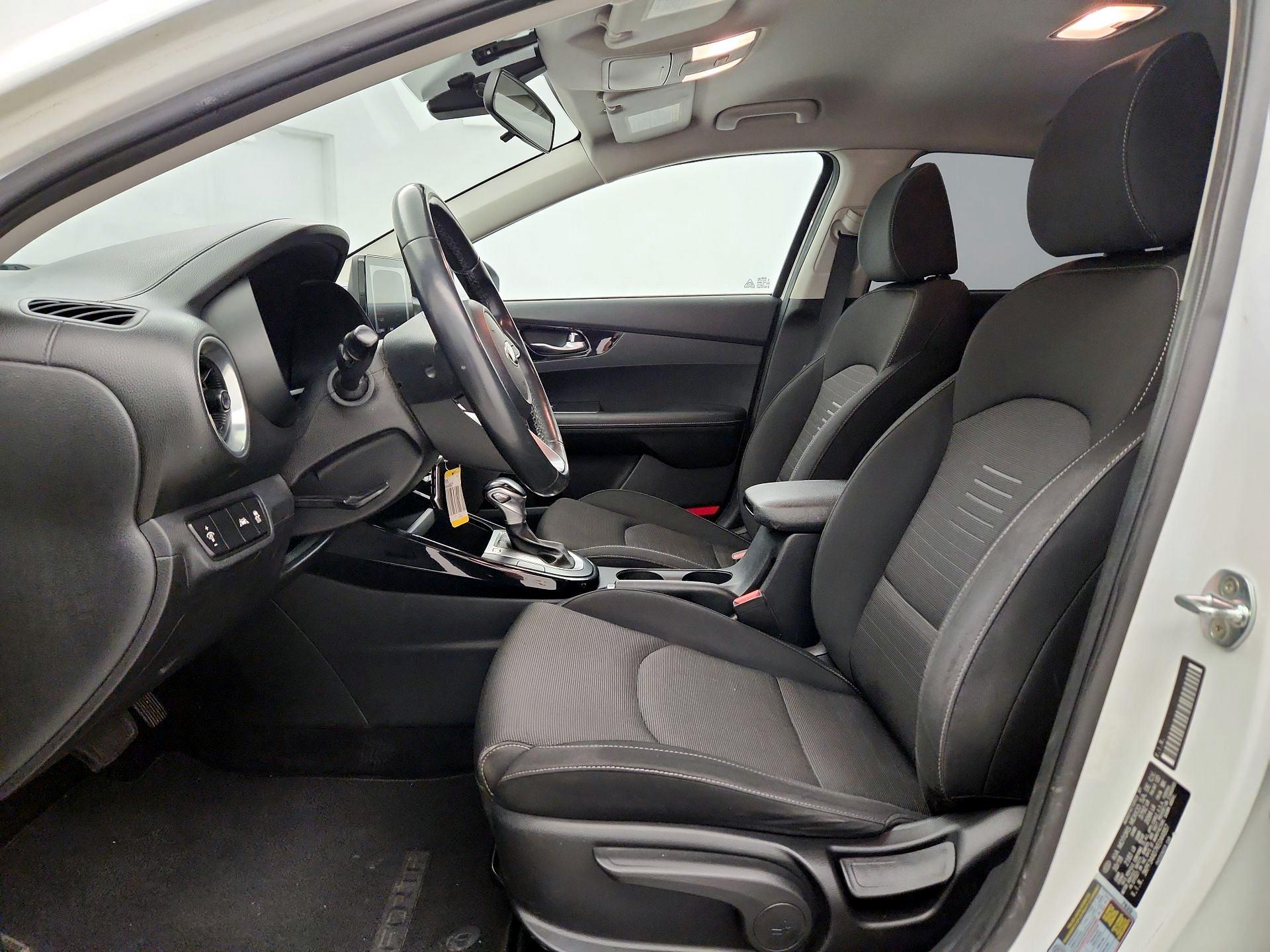 Thumbnail: 2019 Kia Forte - 11