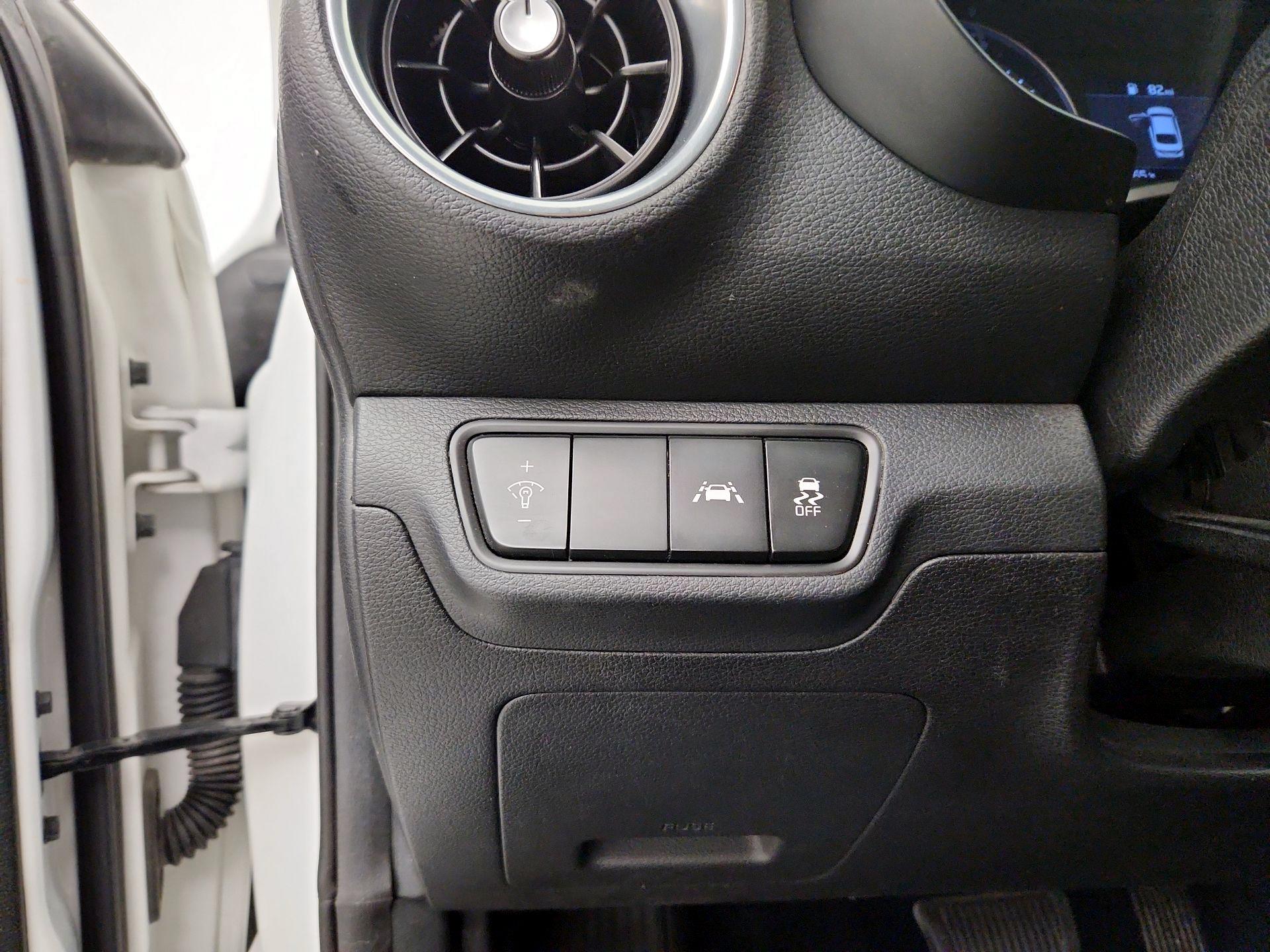 Thumbnail: 2019 Kia Forte - 13