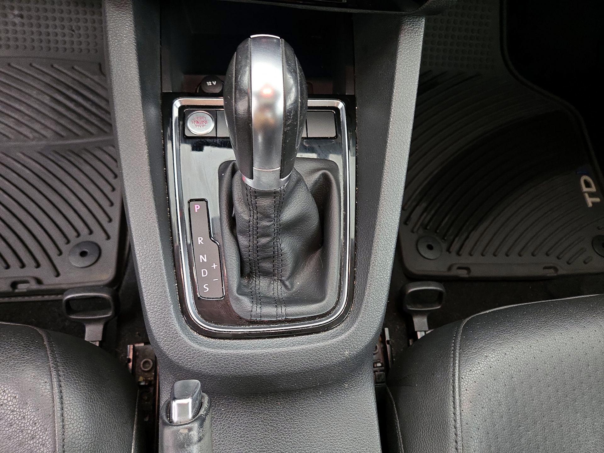 Thumbnail: 2016 Volkswagen Jetta - 17