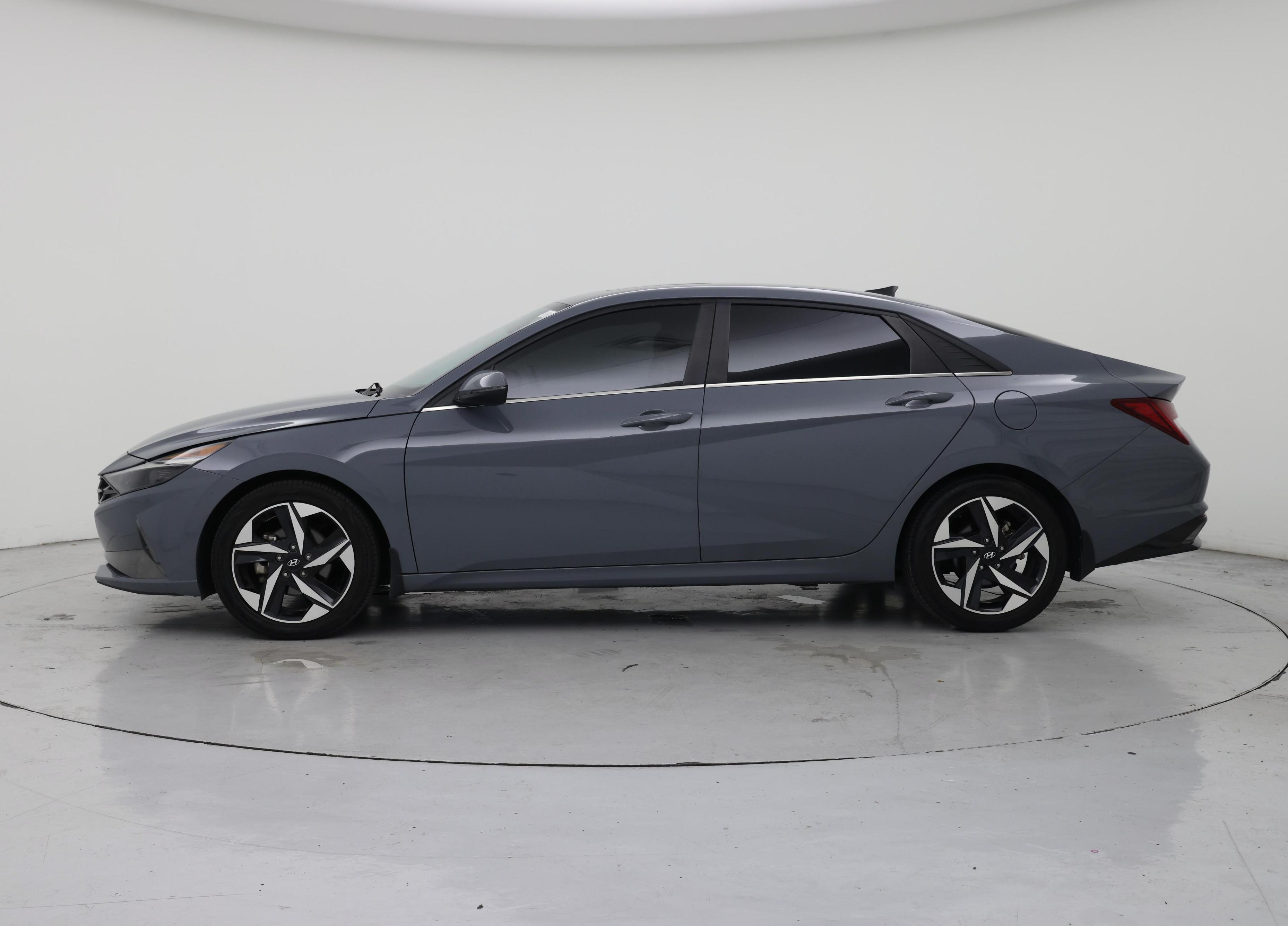 Thumbnail: 2022 Hyundai Elantra - 3