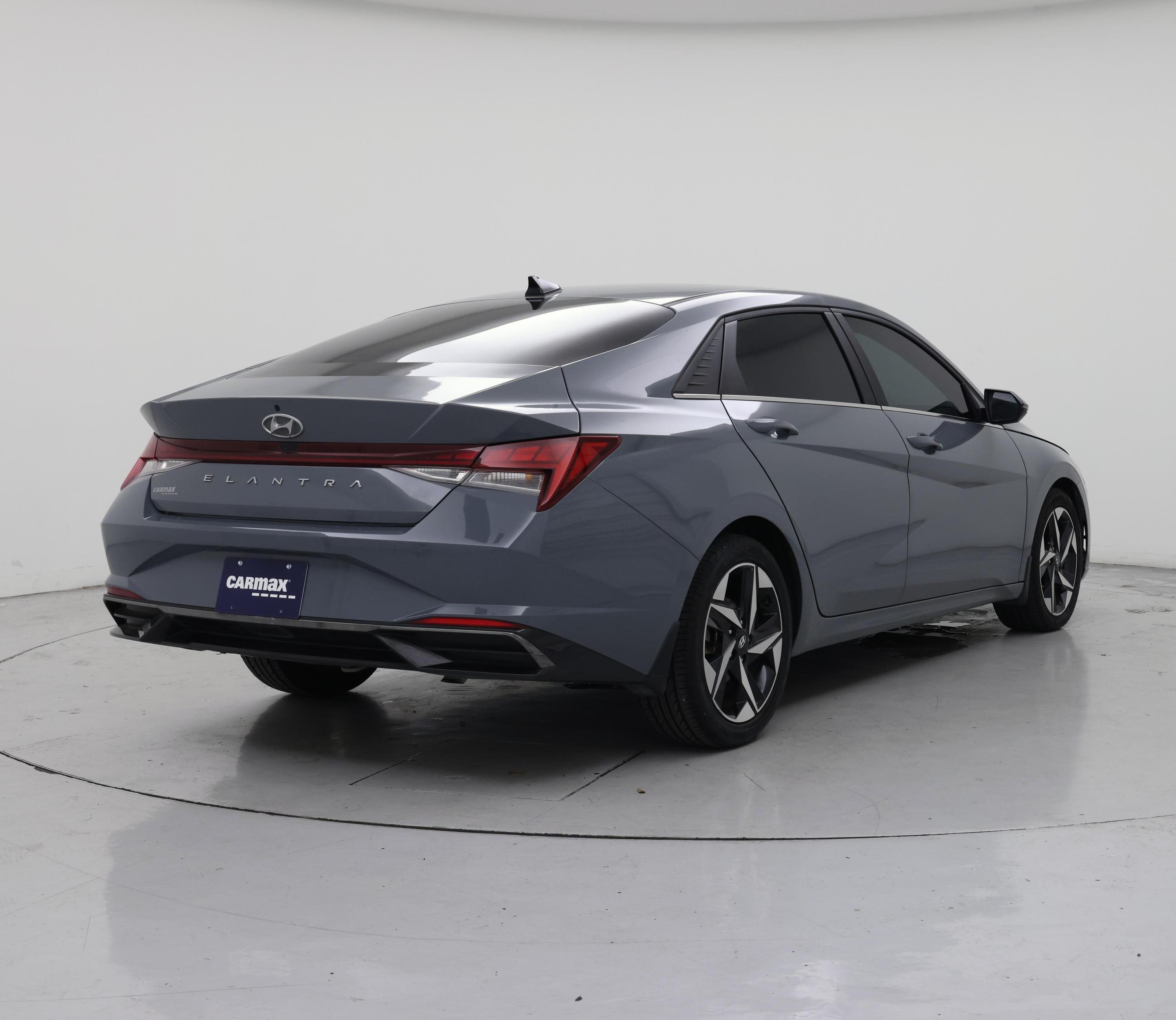 Thumbnail: 2022 Hyundai Elantra - 8