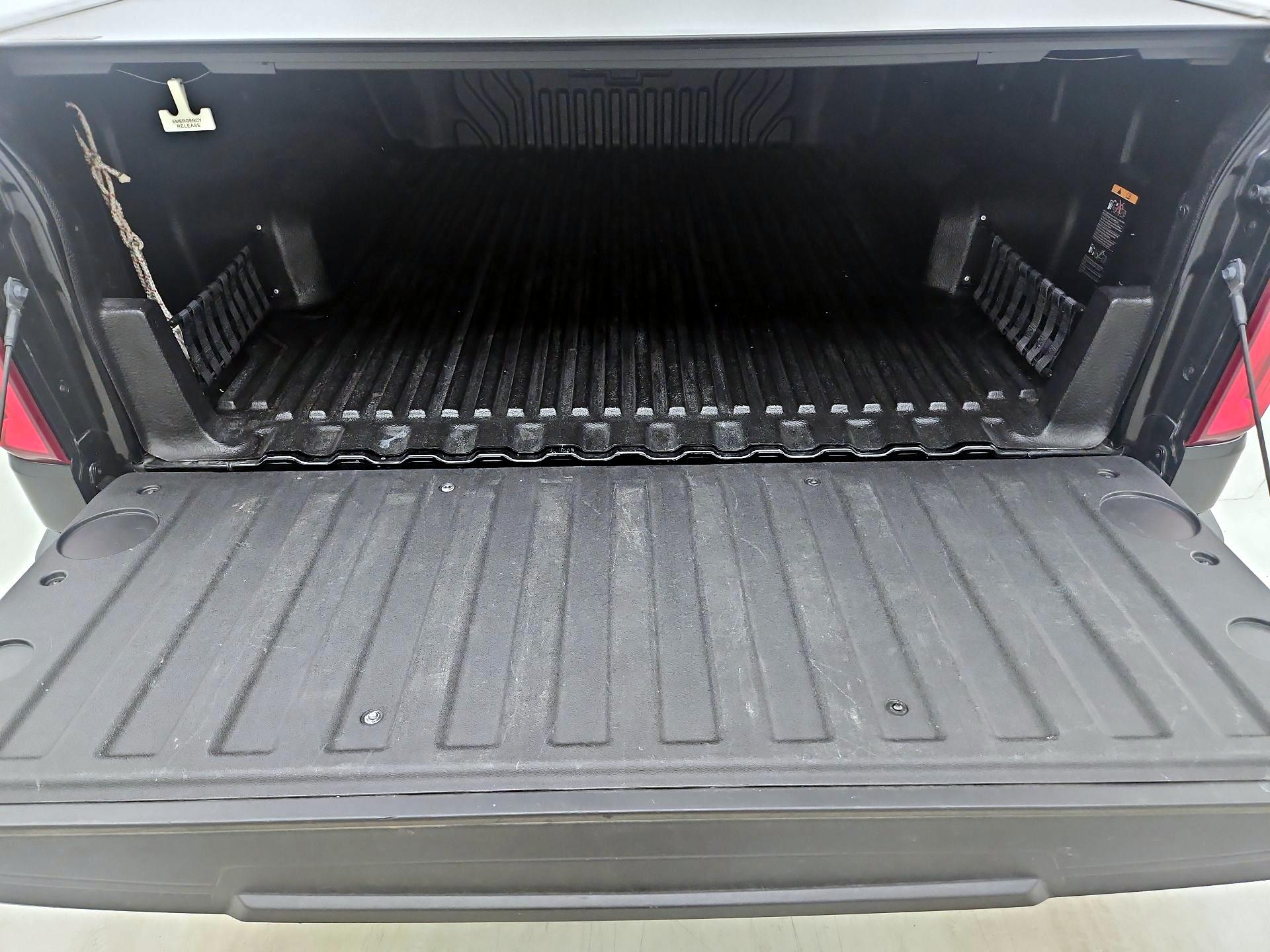 Thumbnail: 2022 Chevrolet Silverado 1500 - 19