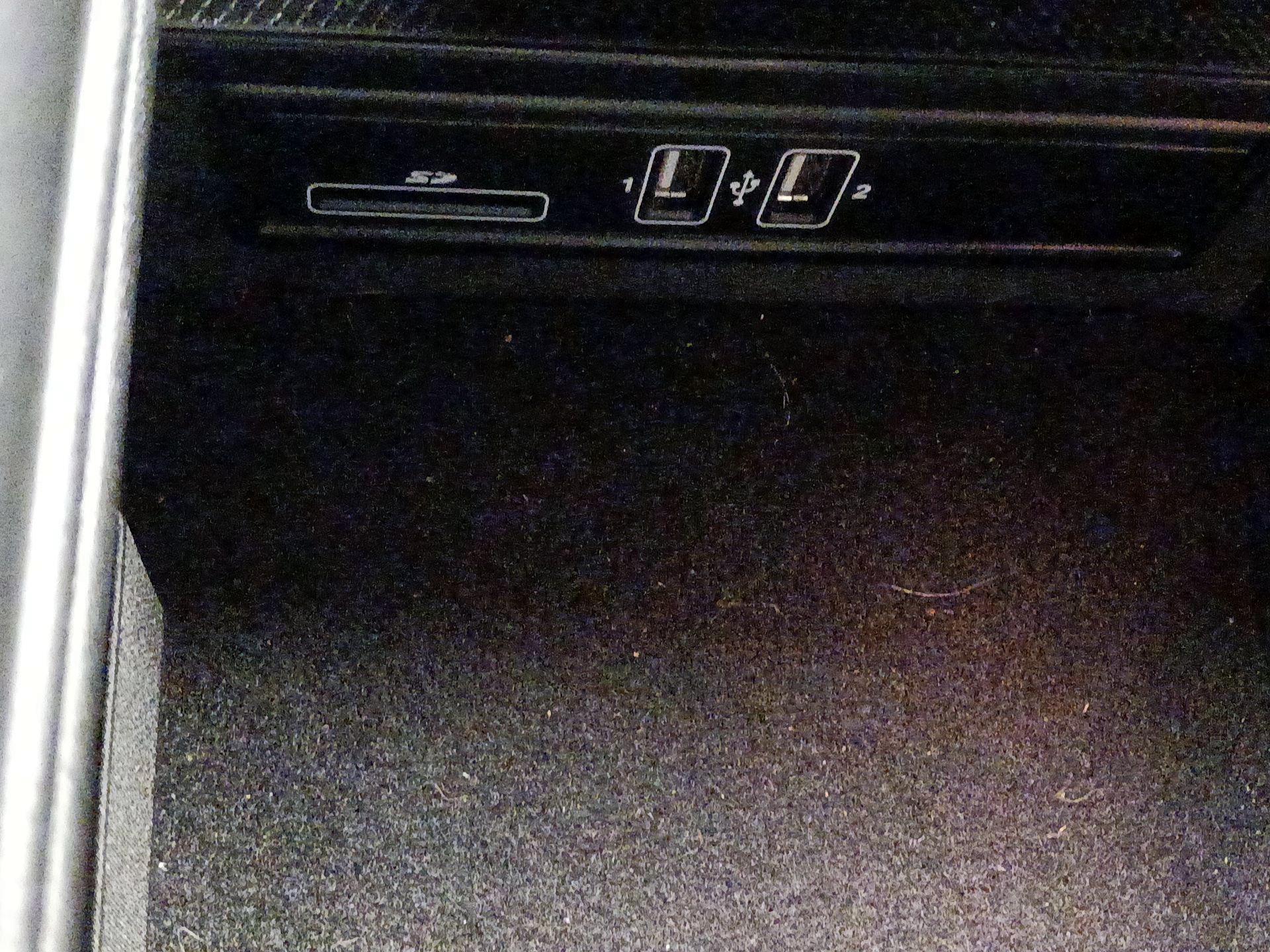Thumbnail: 2015 Mercedes-Benz C-Class - 19