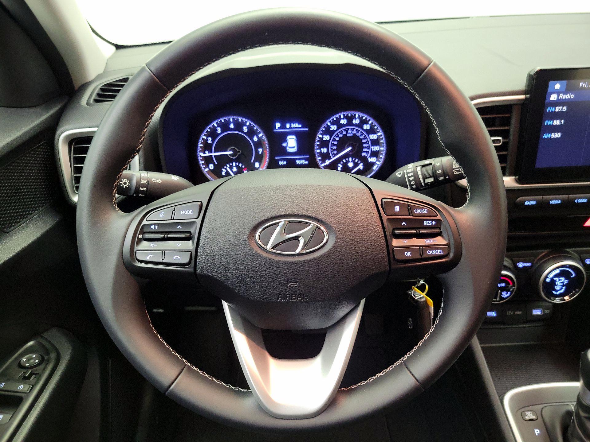 Thumbnail: 2022 Hyundai Venue - 10