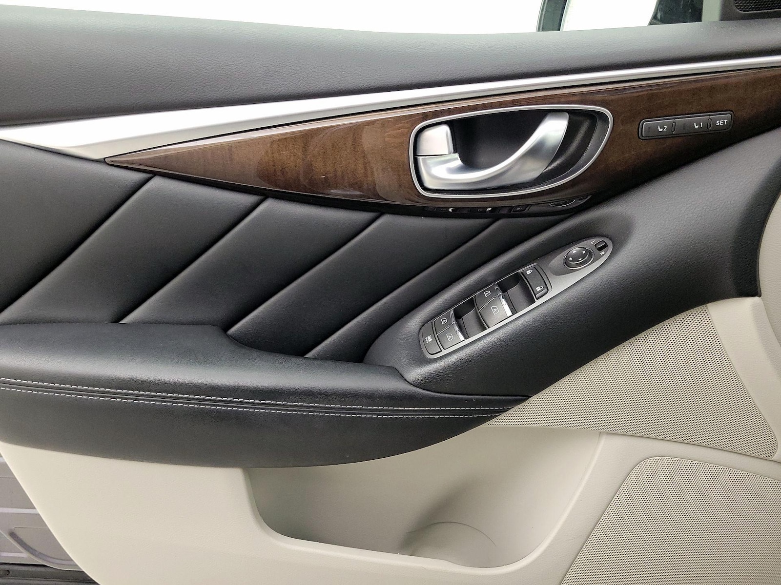2015 INFINITI Q50 Premium - Photo 13