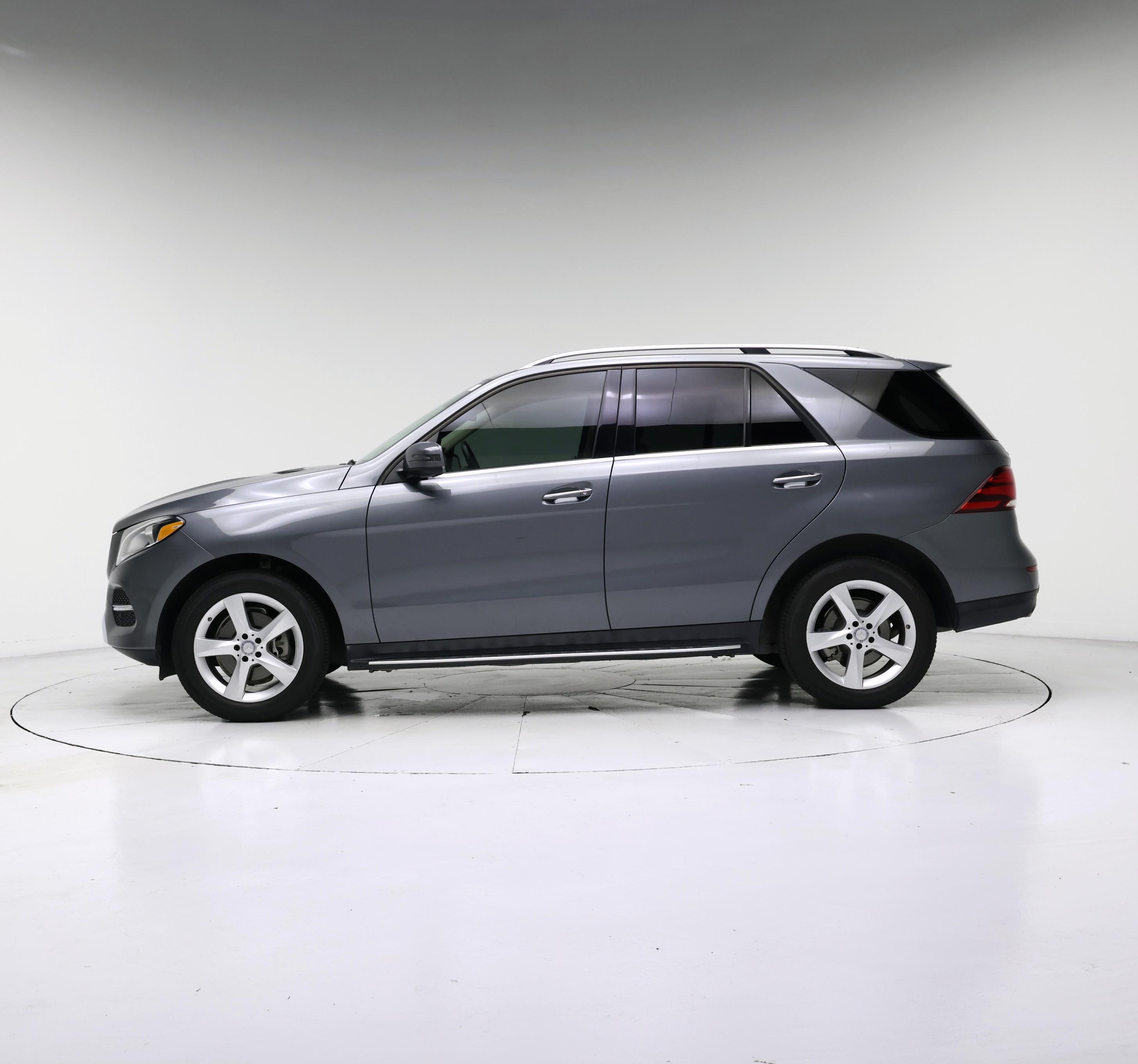 Thumbnail: 2017 Mercedes-Benz GLE - 3