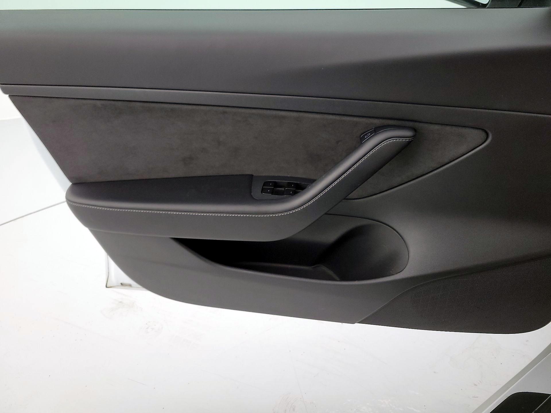 Thumbnail: 2021 Tesla Model 3 - 12