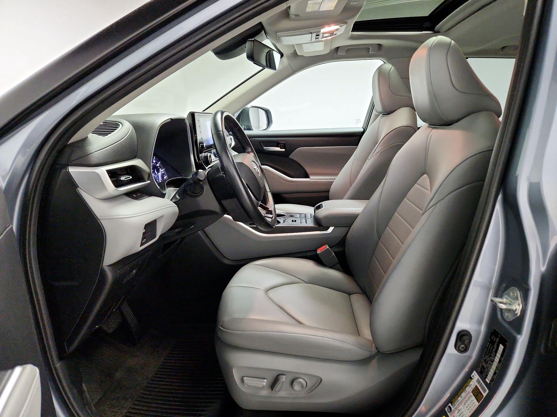 Thumbnail: 2021 Toyota Highlander - 11