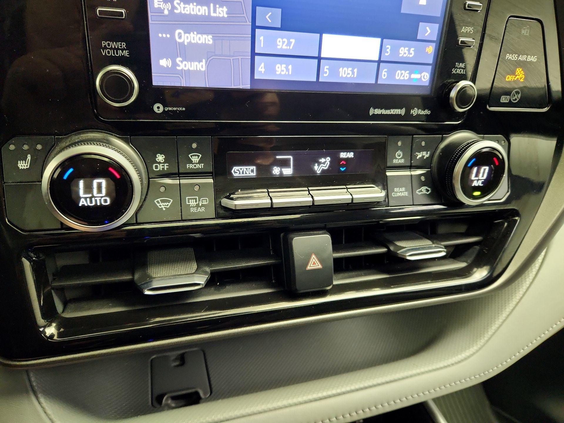 Thumbnail: 2021 Toyota Highlander - 17
