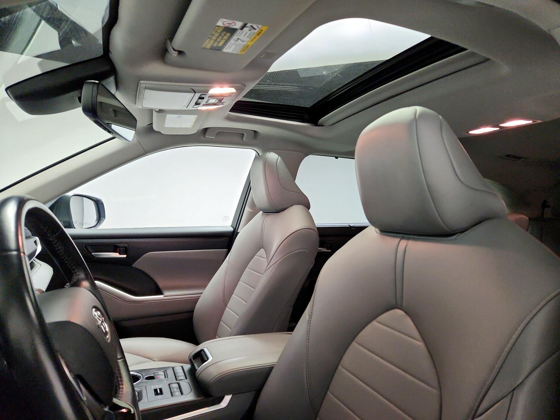 Thumbnail: 2021 Toyota Highlander - 20