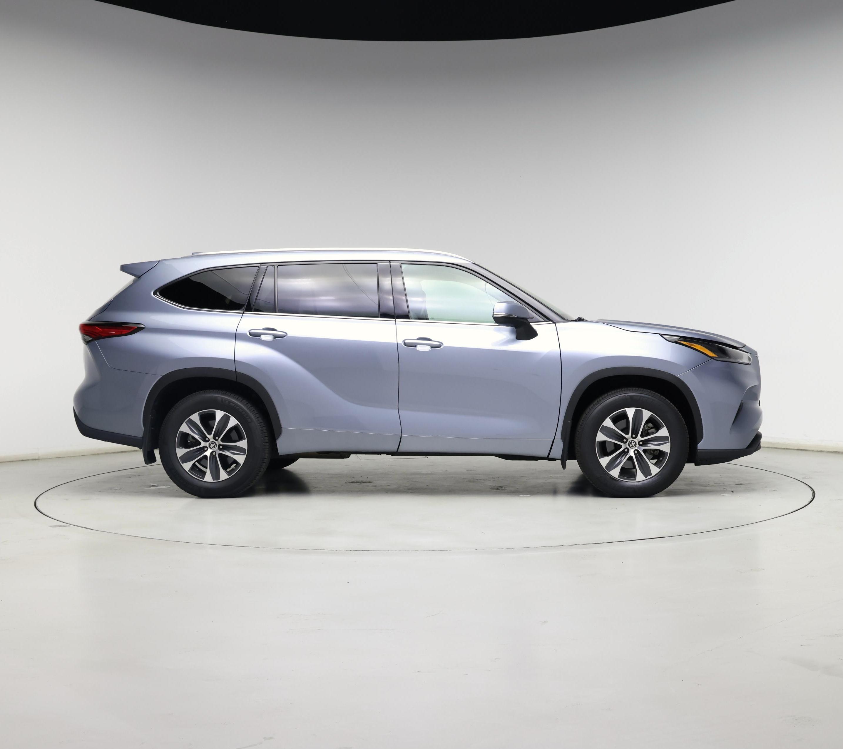 Thumbnail: 2021 Toyota Highlander - 7