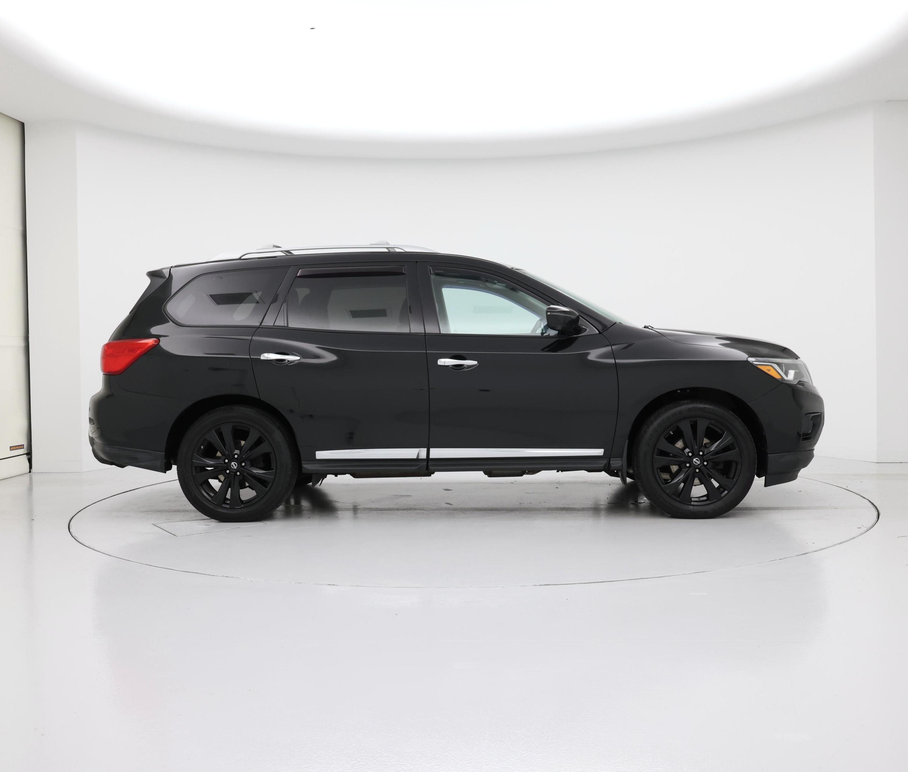 Thumbnail: 2017 Nissan Pathfinder - 7