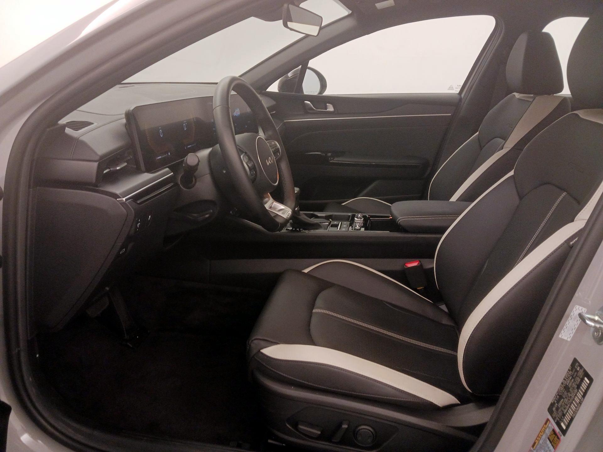 Thumbnail: 2025 Kia K5 - 11